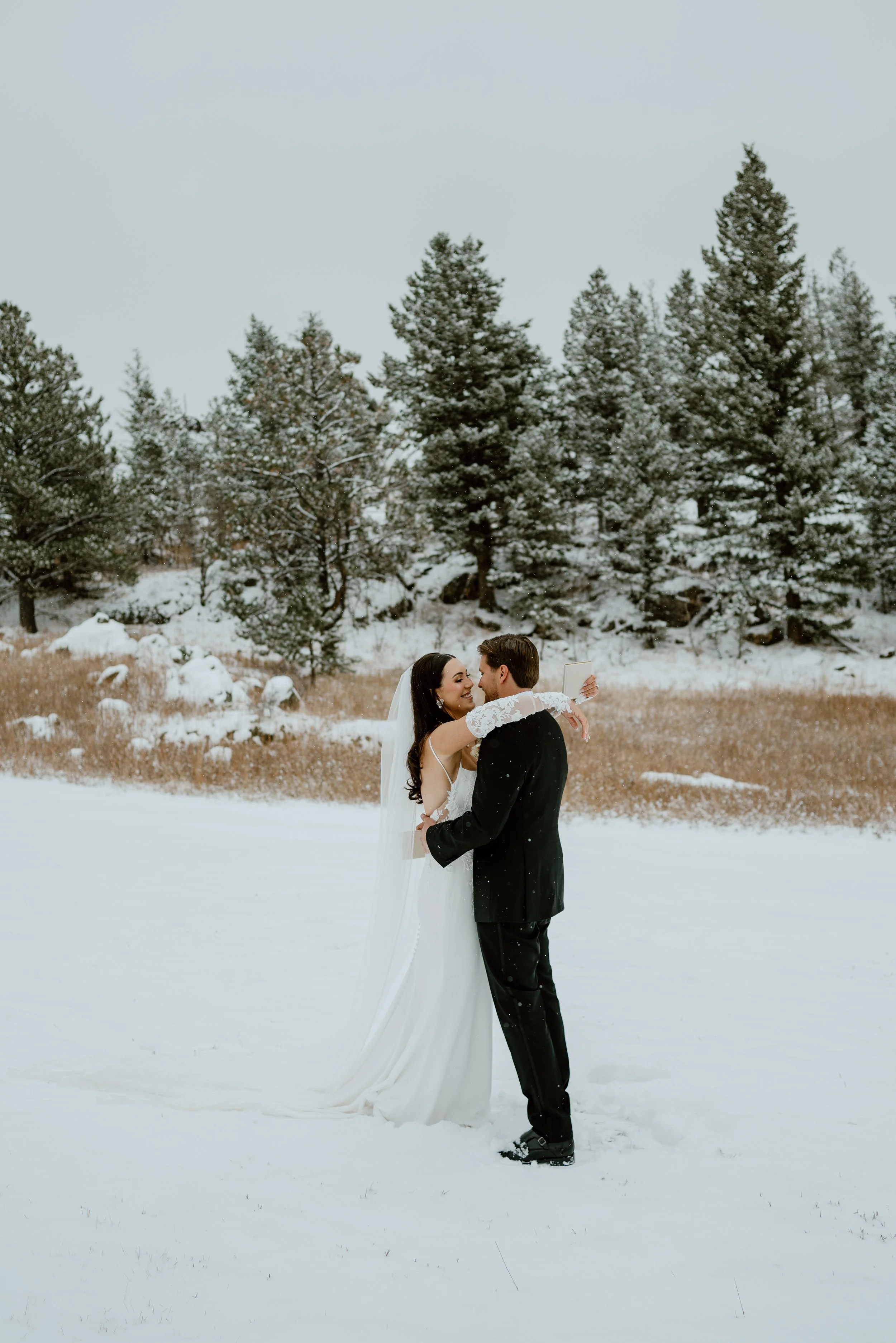 A Guide to Wedding Photography in Colorado