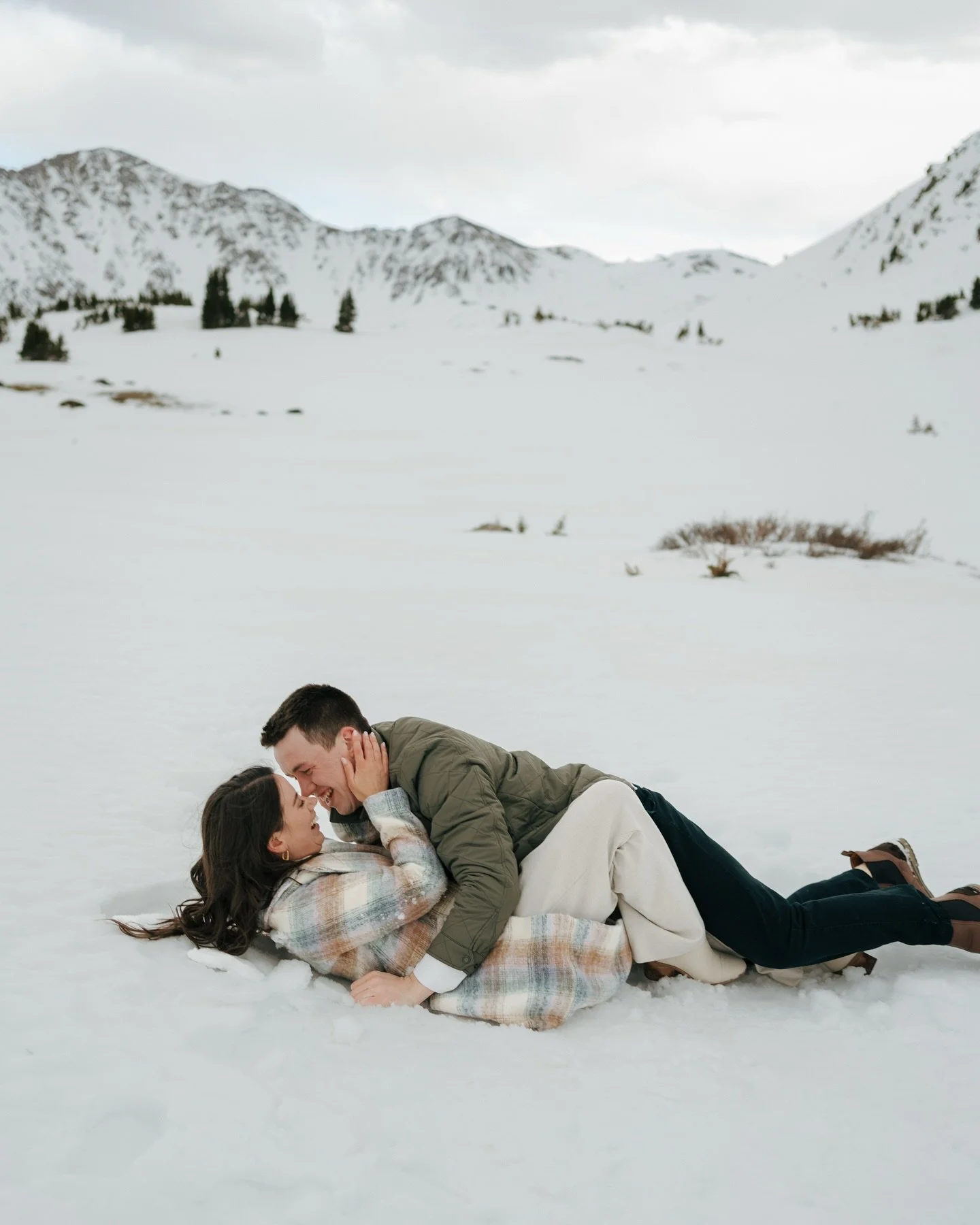 This week on &ldquo;IT&rsquo;S SPRING, BUT YOU&rsquo;RE IN COLORADO&hellip;&rdquo;

What was supposed to be a cozy spring engagement shoot turned into a full-blown survival reality show &mdash; snow edition. ❄️
We&rsquo;re talkin&rsquo;:
💥 5 feet of