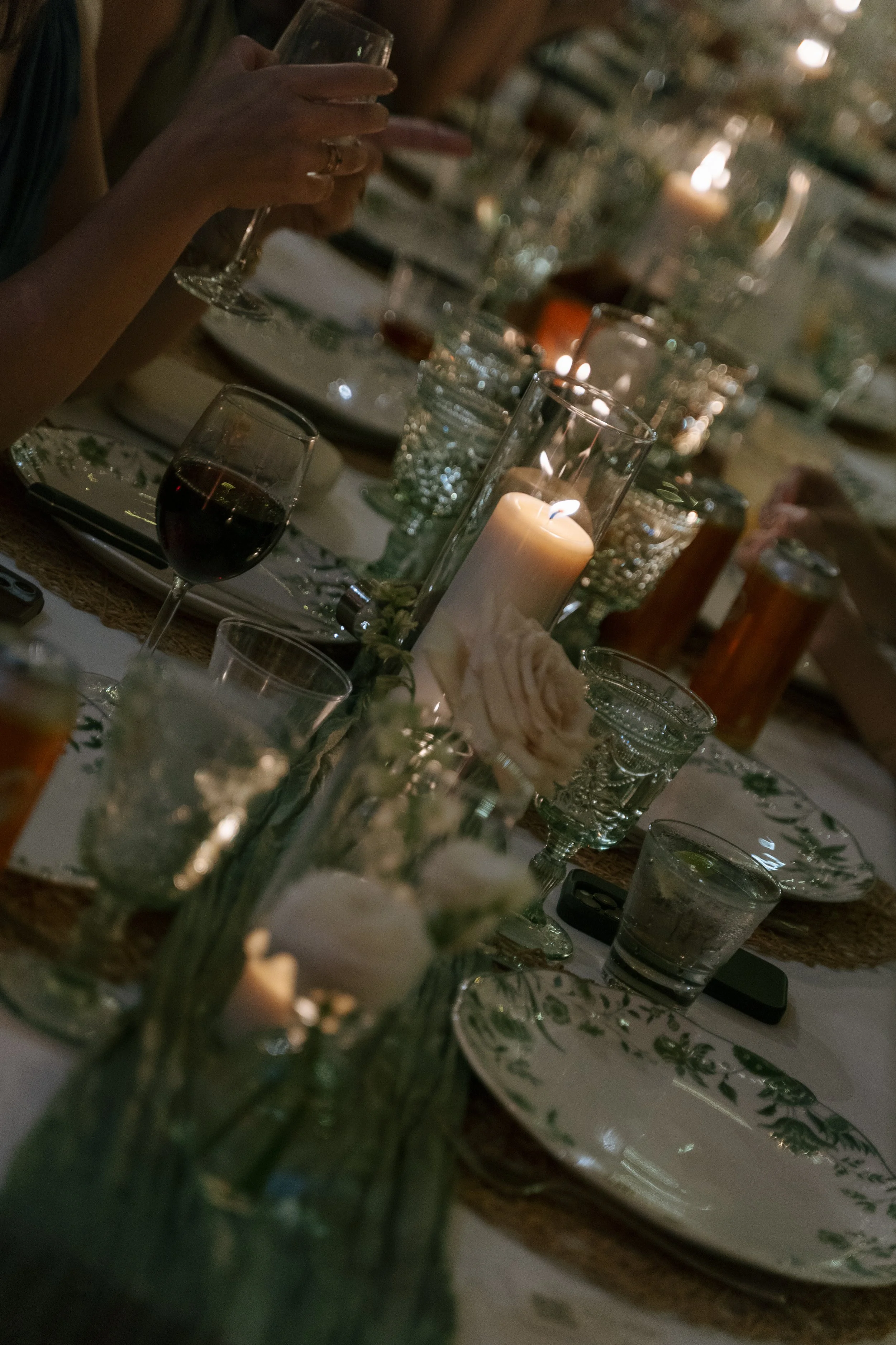 detail shot of the tablescape 