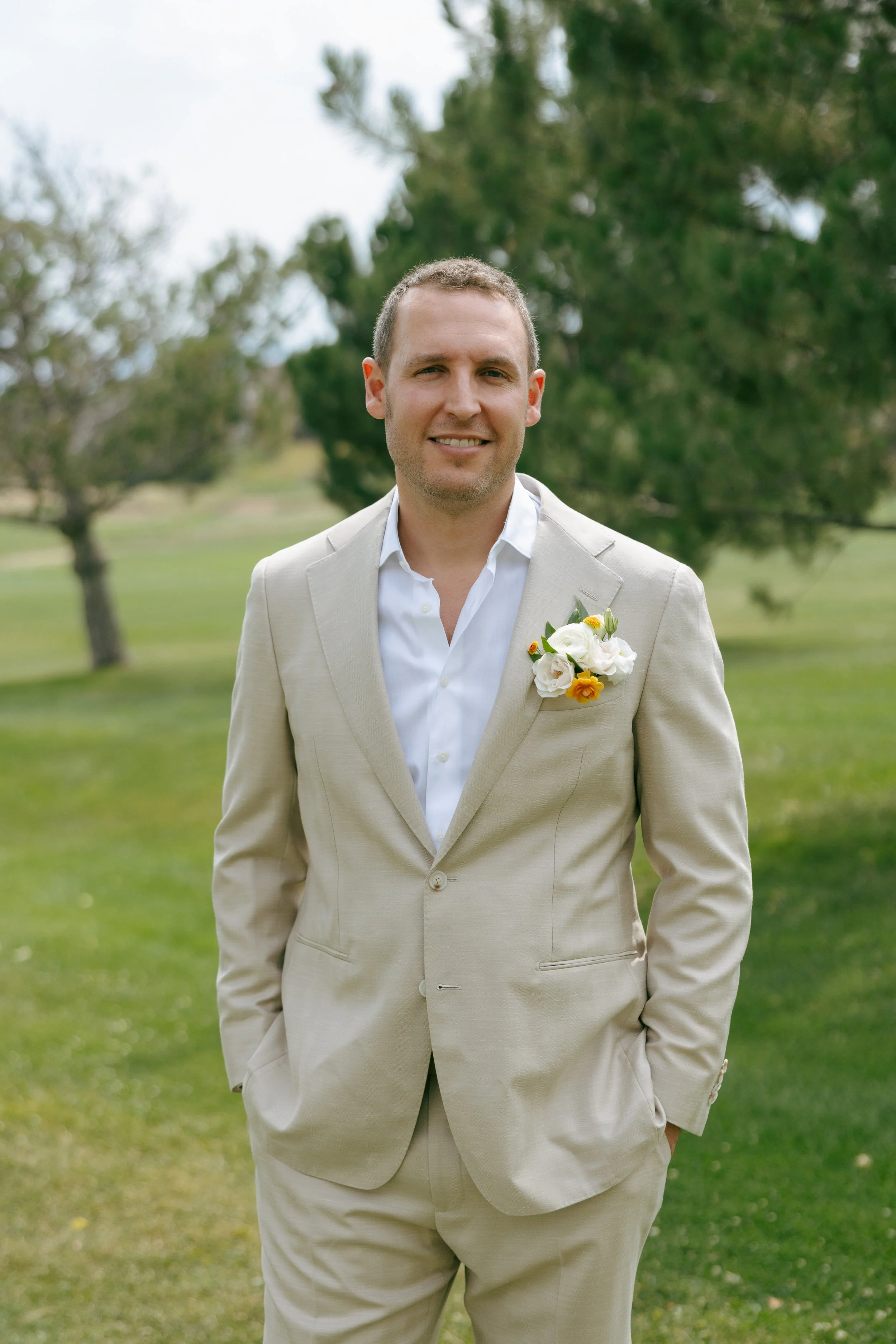 groom portrait at The Barn at Raccoon Creek