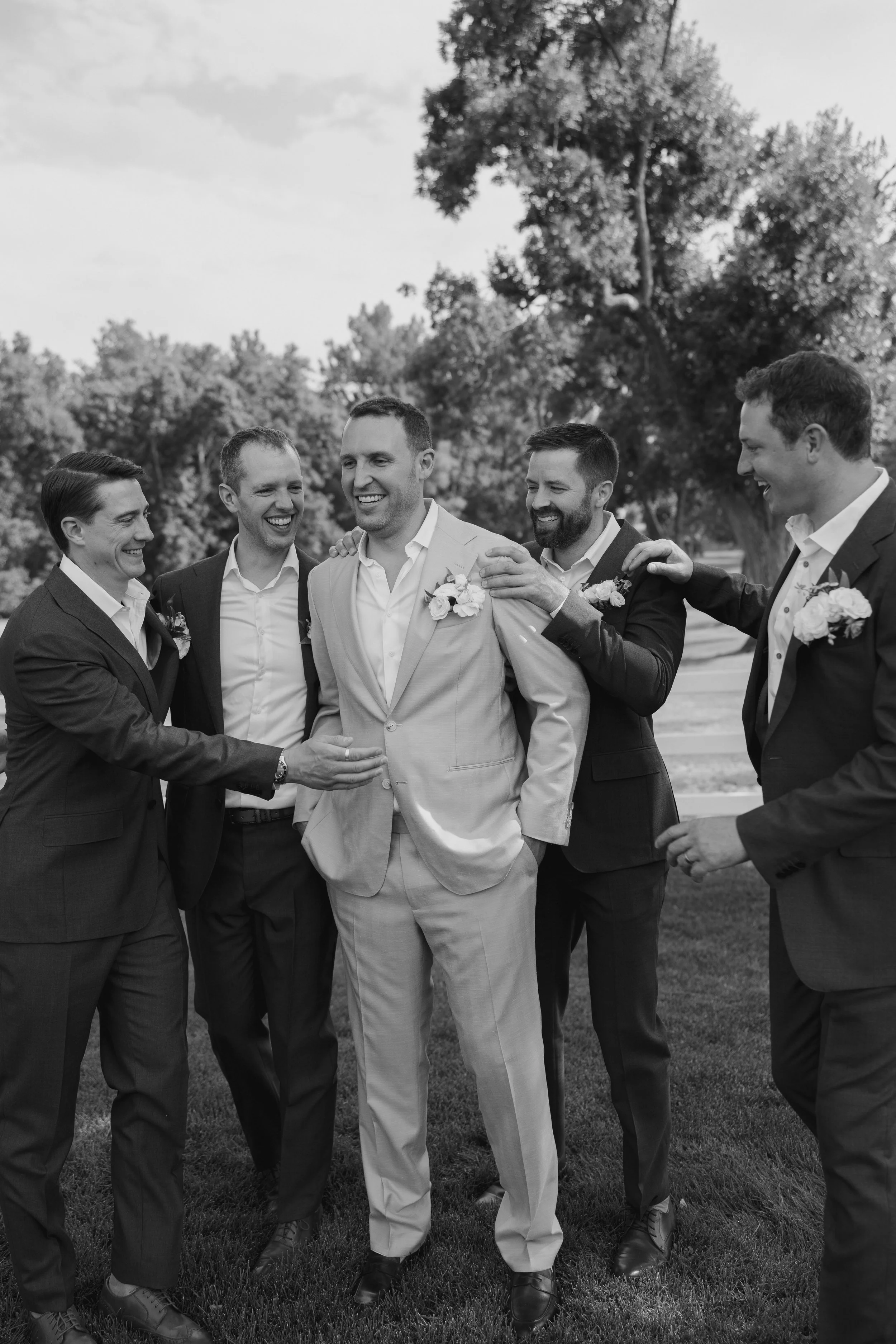groom and his groomsmen portrait