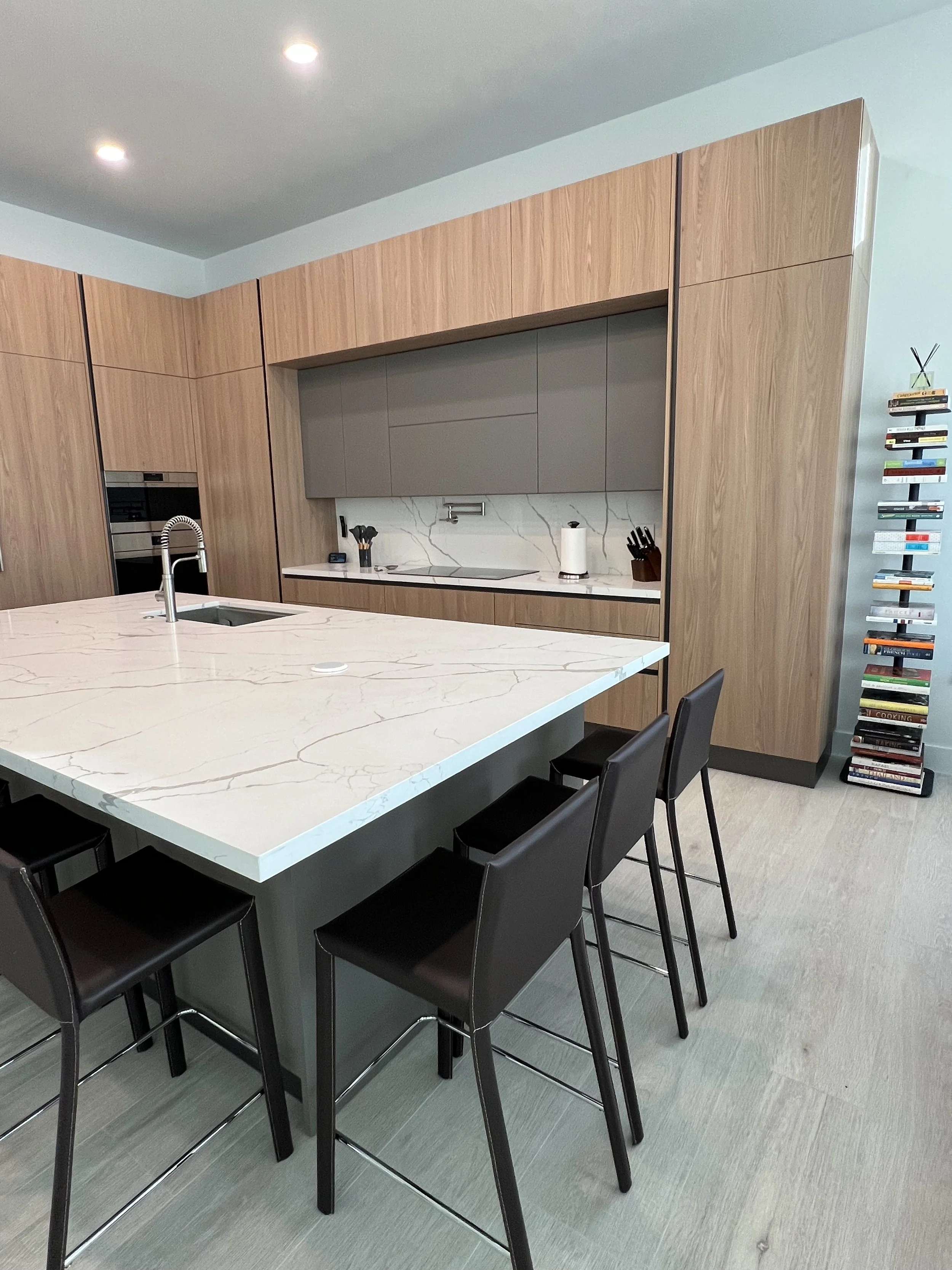Modern Kitchen Remodel by Kitchen Quest design solutions — Project 1 project photo 3