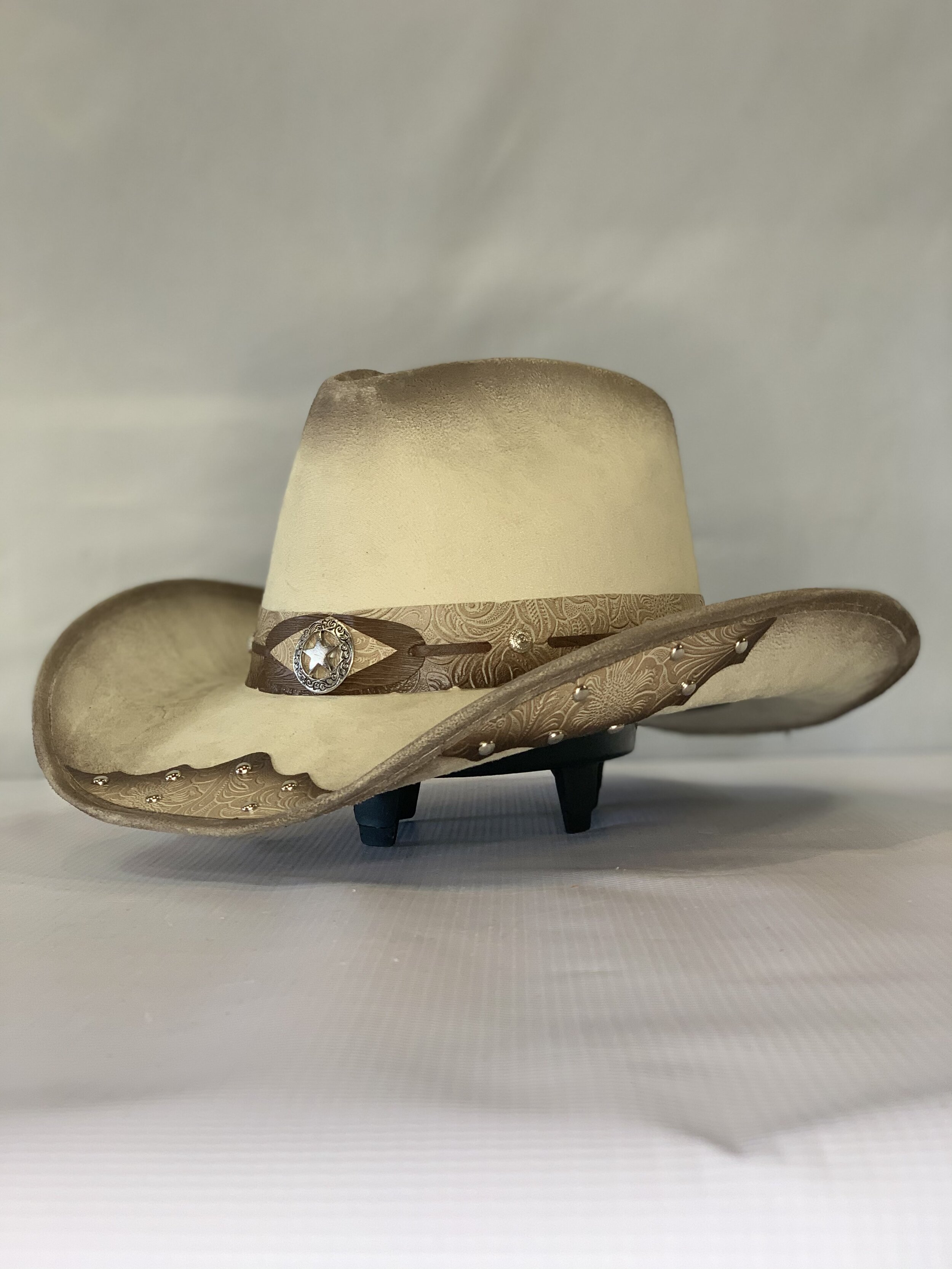 Kick The Dust Off - Buckskin