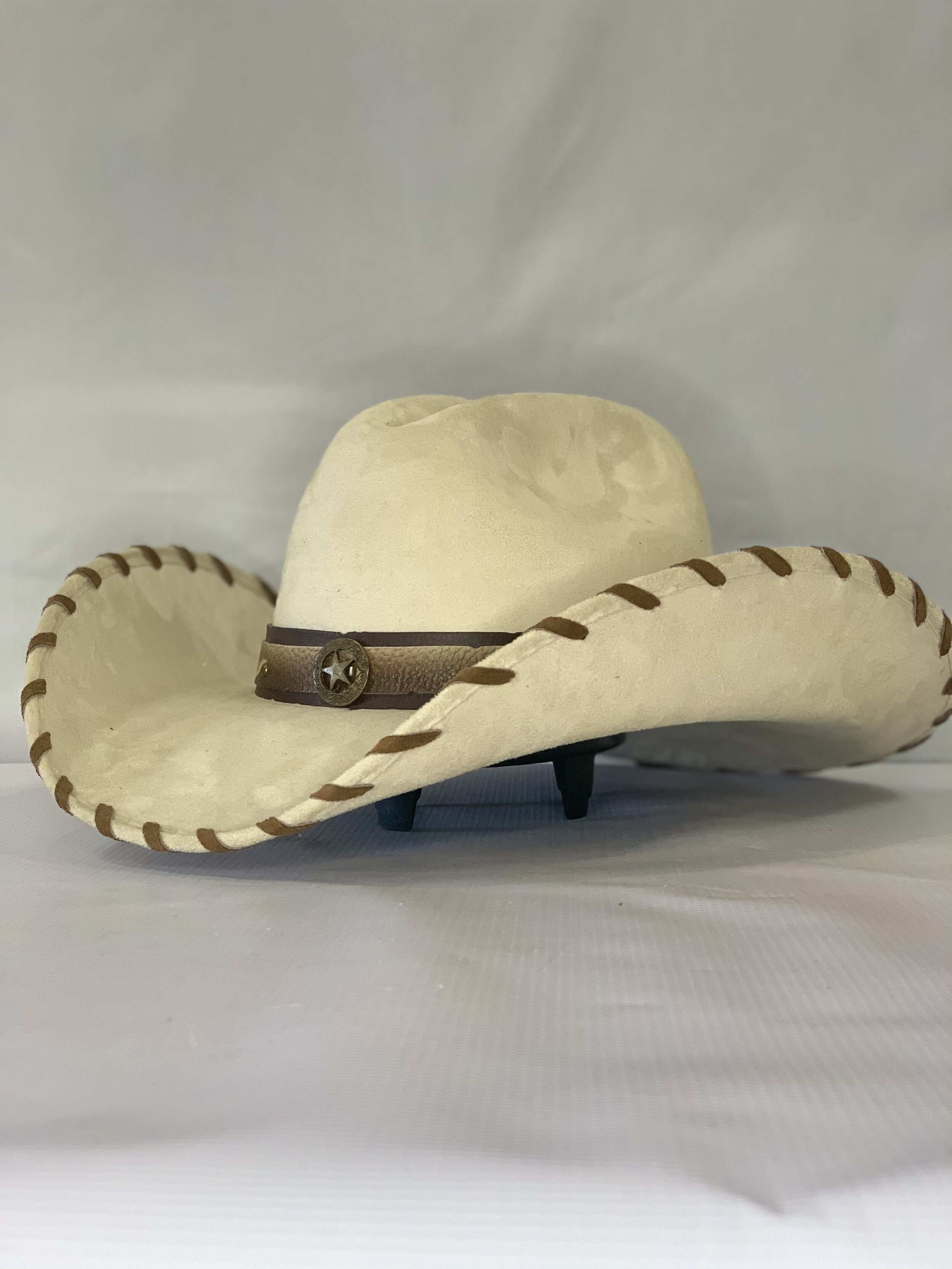 Straight Shooter - Buckskin