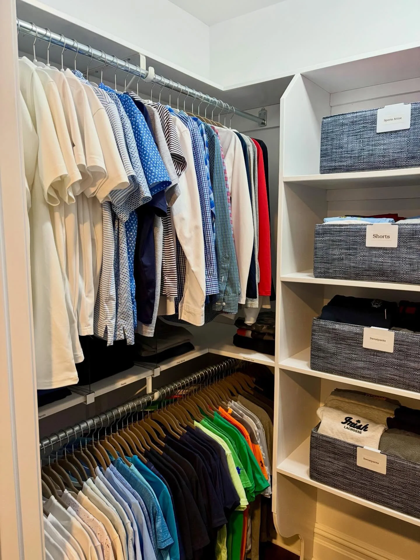 Teens need organization too.

The MACMOM team worked our 🪄🪄 to reimagine this closet so everything has a place and is easy to see.
Swipe ⬅️ to see the before and after of this transformation.

✔️ Edited what didn&rsquo;t belong
✔️ Used matching han