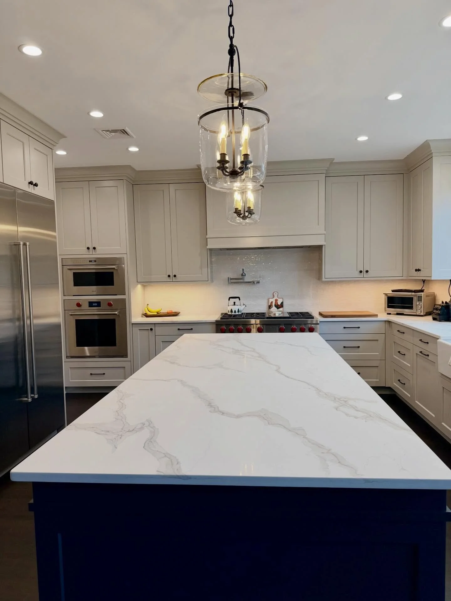 You just renovated your kitchen&hellip; now what? 👀🤷🏼&zwj;♀️

You survived the renovation. The dust has settled. The cabinets are stunning.

But now you&rsquo;re staring at boxes wondering where everything should go.

That&rsquo;s where the MACMOM