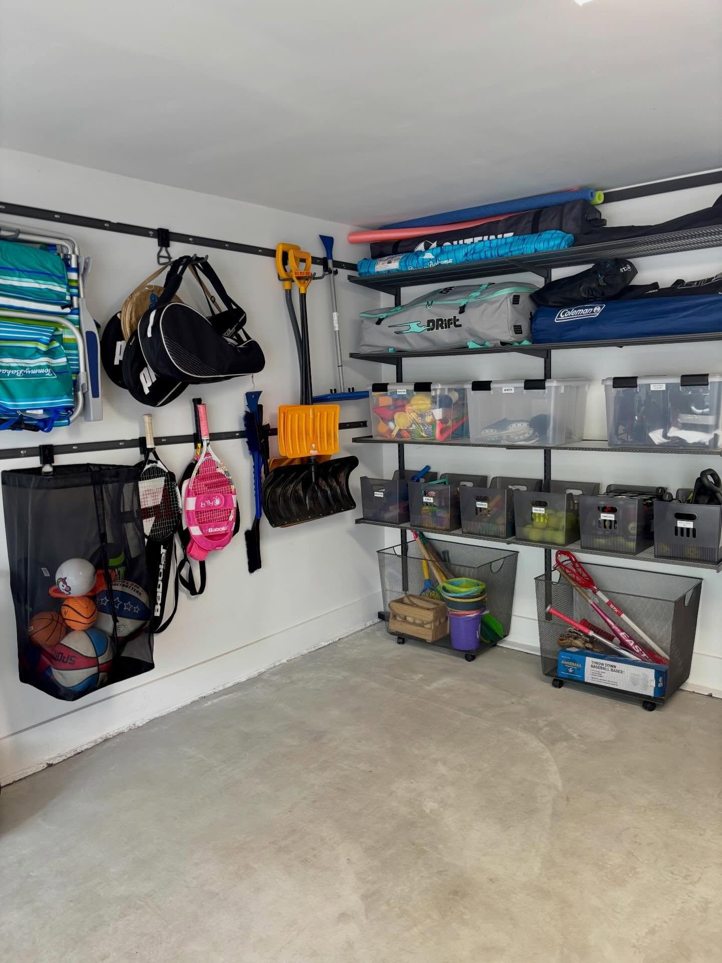It&rsquo;s officially garage season and the MACMOM team is ready to transform your garage for summer ☀️🚗

Whether you need a serious purge or a brand-new system like Elfa from @thecontainerstore, we&rsquo;ve got you covered 💪🏻

Ready to reclaim yo