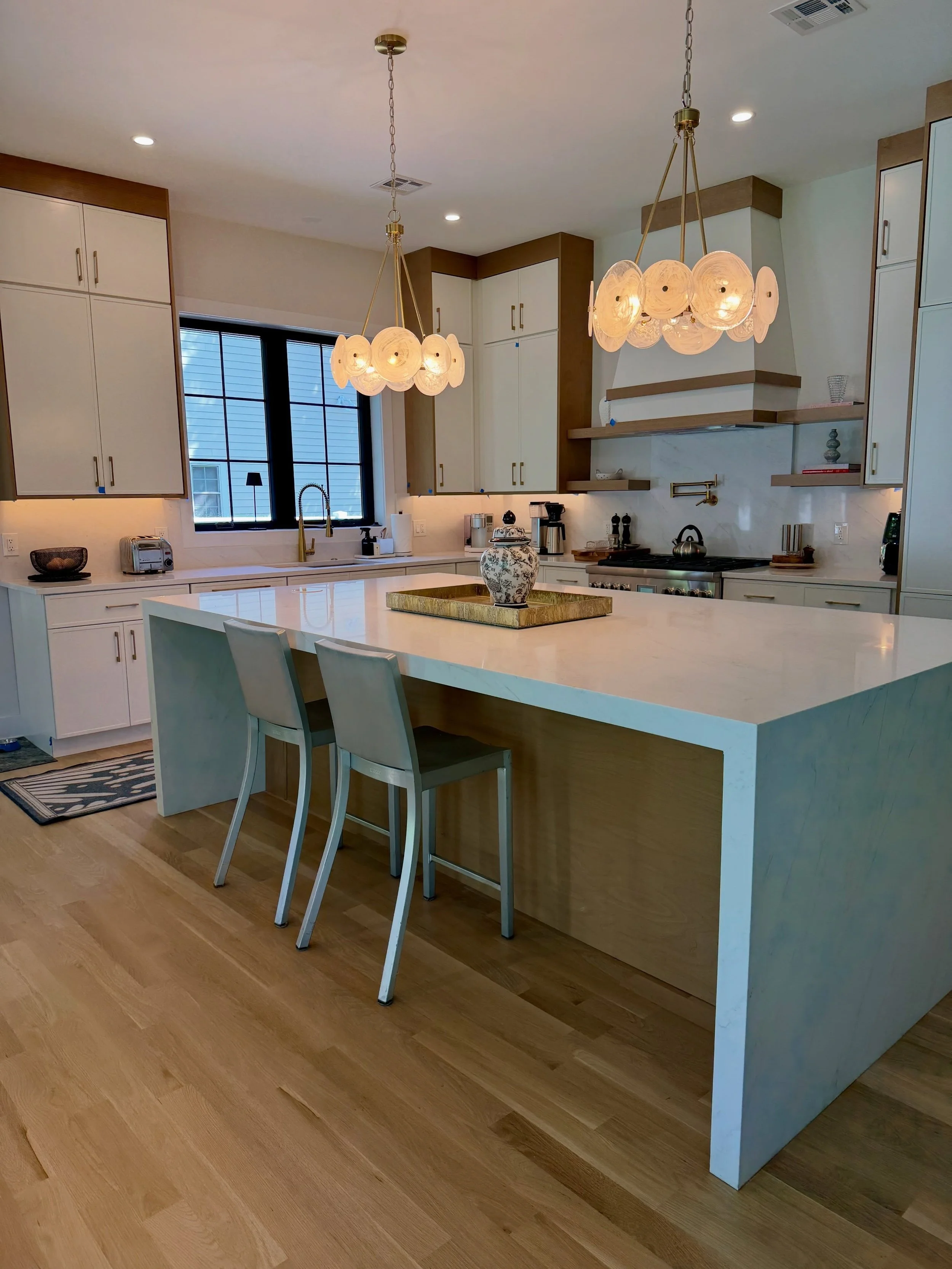 POV: You walk into your new house&hellip; and two days later it already feels like home. 🫰🏻🏡

That&rsquo;s the difference between simply unpacking boxes and creating a home.

Our clients relocated all the way from Los Angeles to New Jersey, and in
