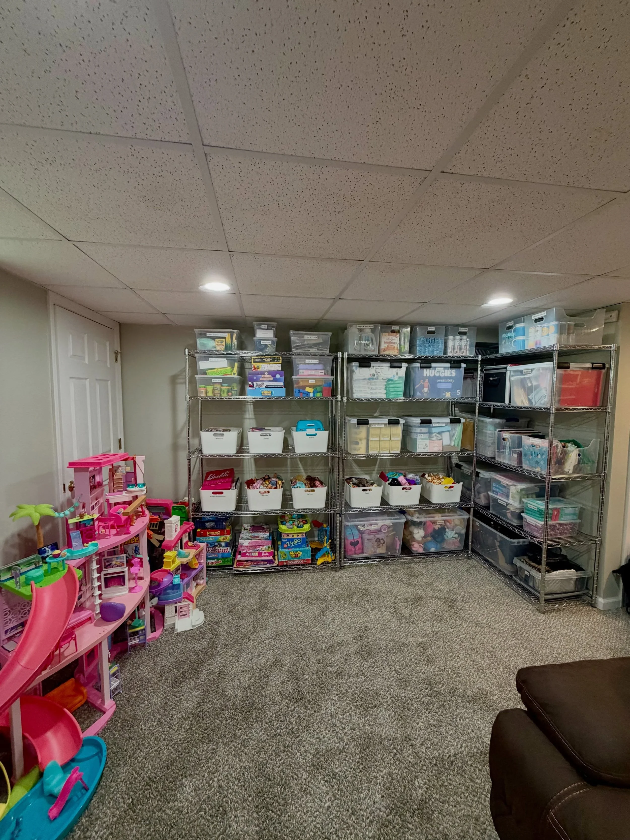 Some jobs are less about aesthetics and more about FUNCTION. 🙌🏻🙌🏻

This basement had become the ultimate catch-all&mdash;with boxes, bins, and belongings taking over until there was barely any visible floor space.

Cue the MACMOM team. 🪄🪄

We d