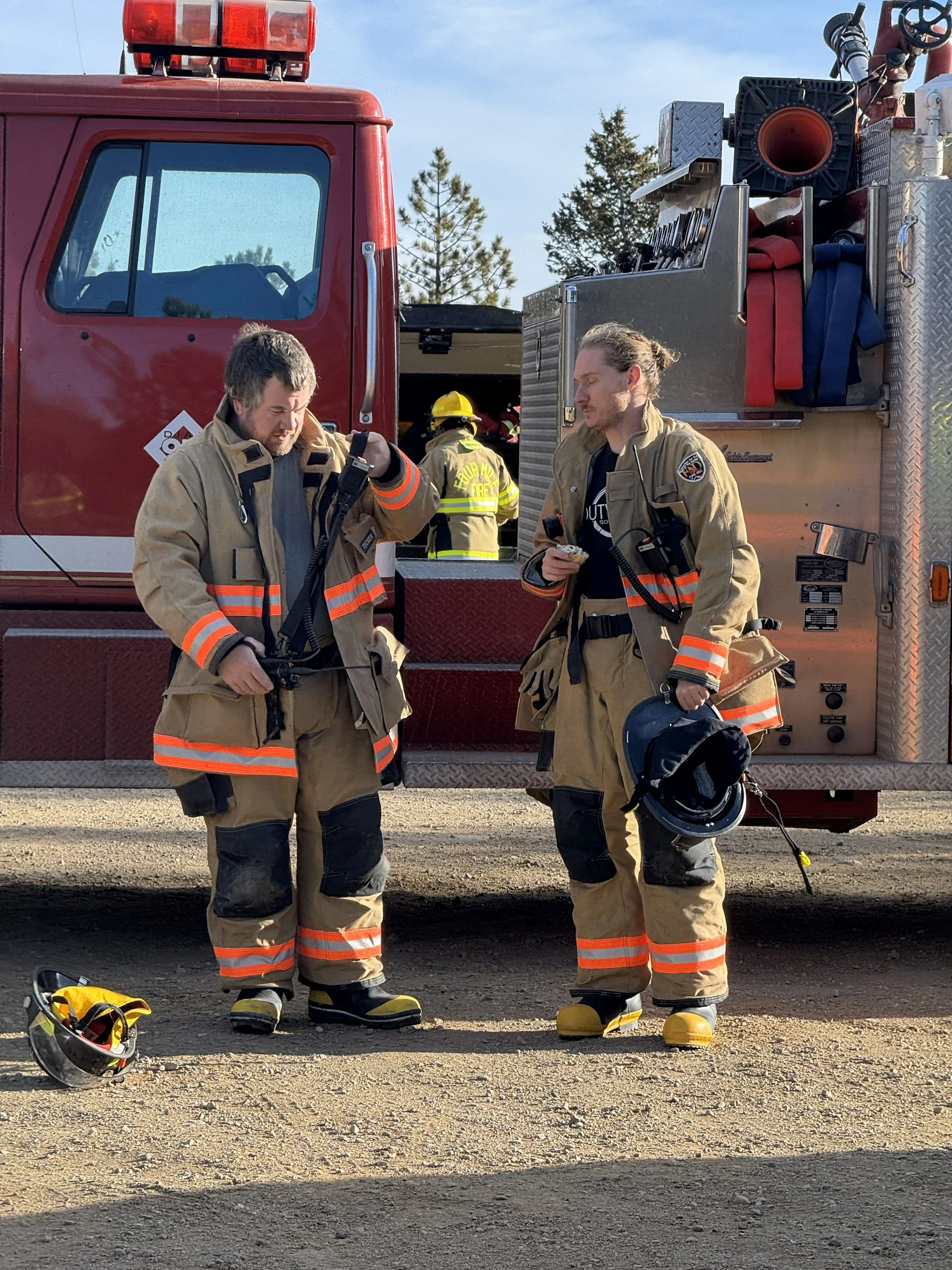Picture shows two Gold Hill Volunteers beside Engine 5439 during training. 