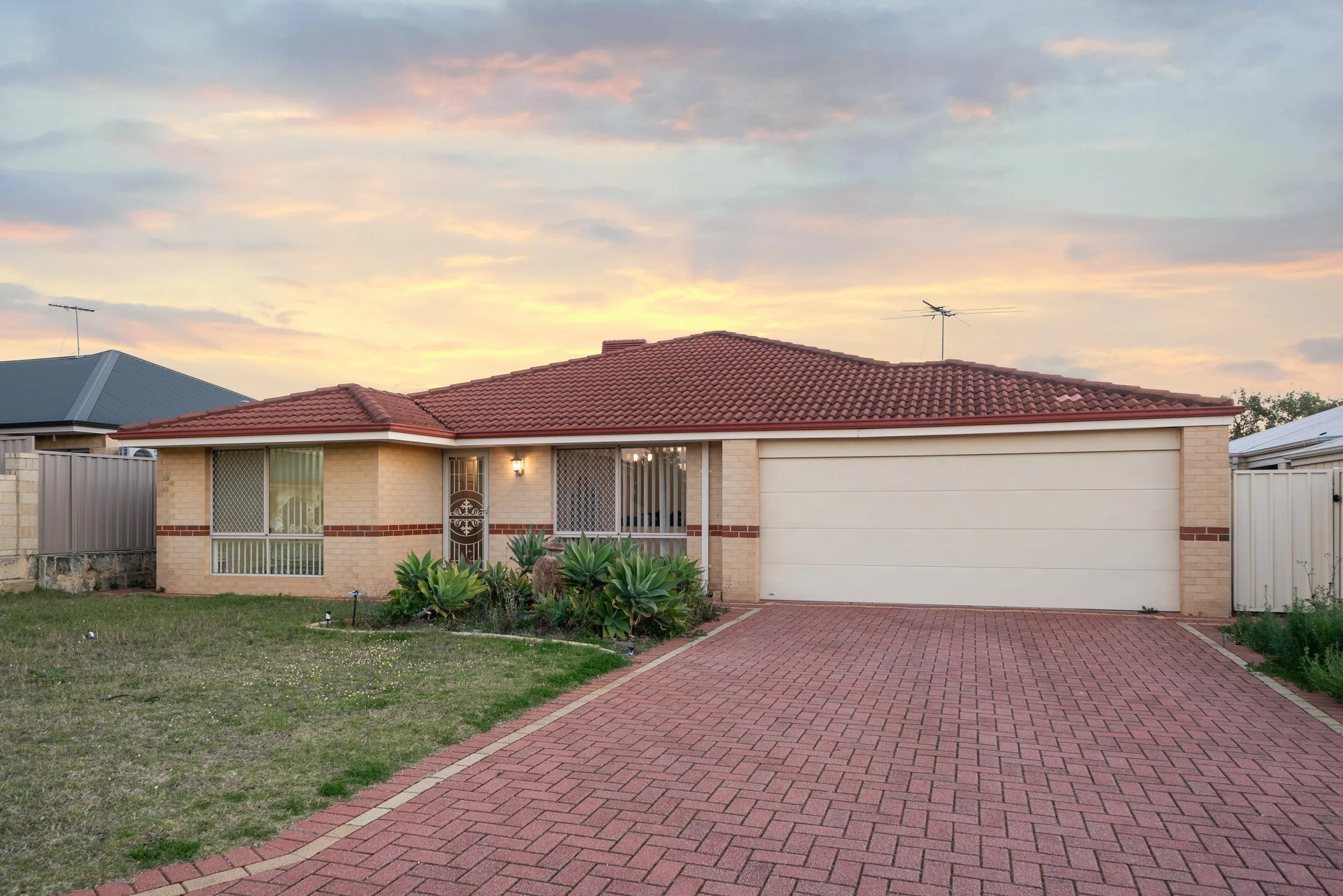 11 Coulteri Nook, Canning Vale, WA 6155