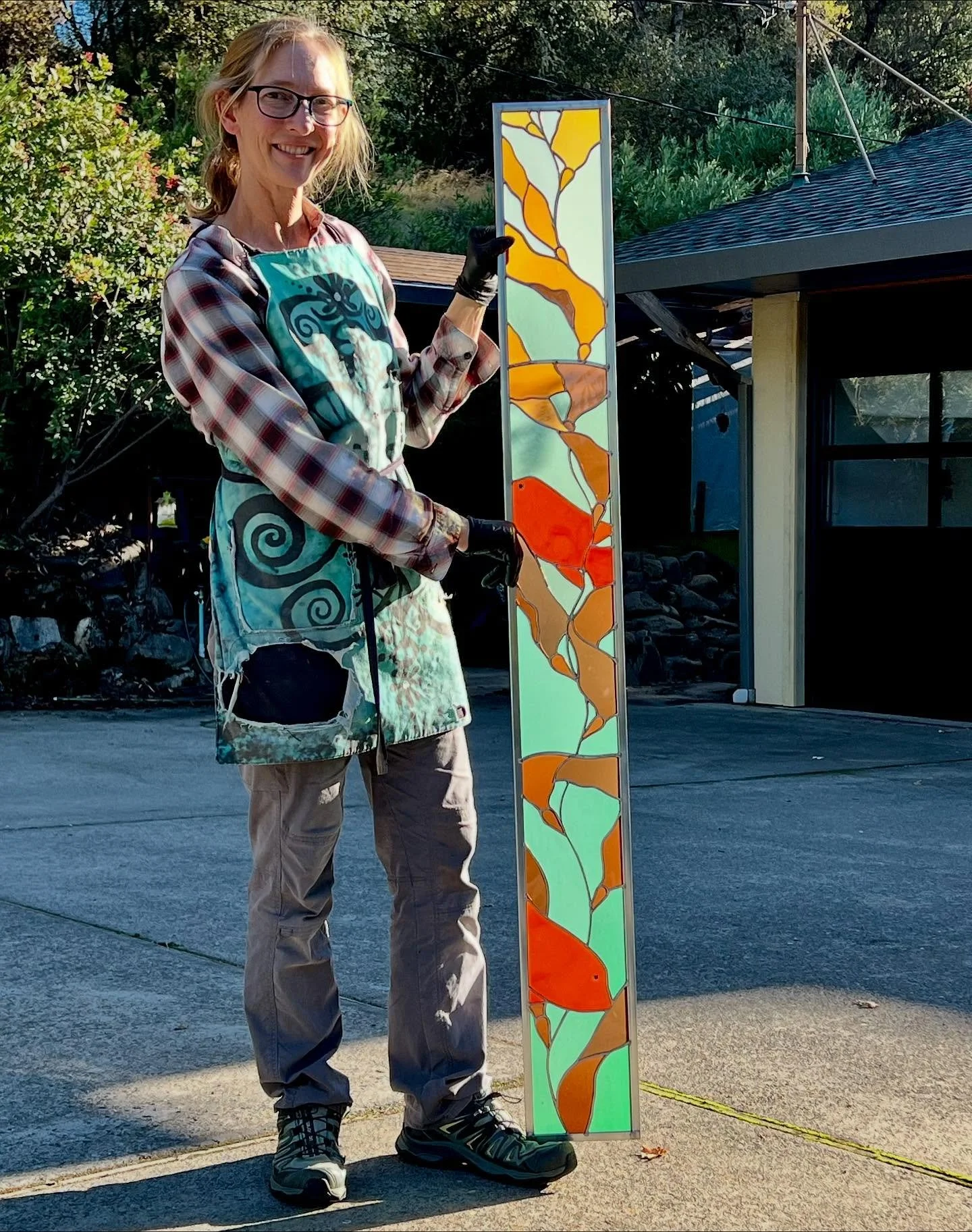 Side light to a lucky front door in San Diego. I wouldn’t mind coming home to this view every day either! Can’t wait to see it installed. #stainedglasskelp #stainedglassseaweed #stainedglassart #oceanart #seaweedart #kelpforest #divelife