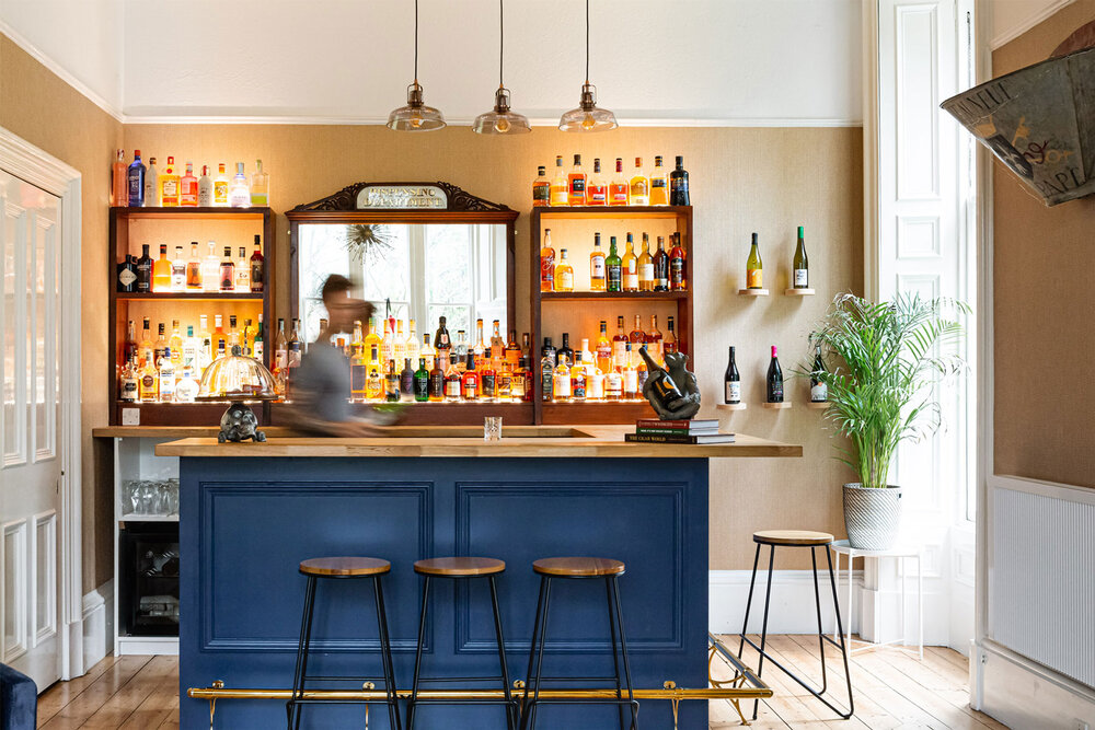 Bar_motion_blur-2.jpg