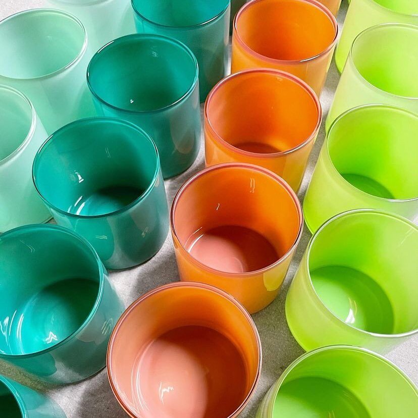 Featured vendor: @littletomatoglass ✨

Little Tomato Glass makes cups, bowls, and vases. All are handmade in Portland, OR. They have such a cute collection that&rsquo;s also functional!

✨FREE for all
✨ Bring your friends, family and good dogs
✨This 