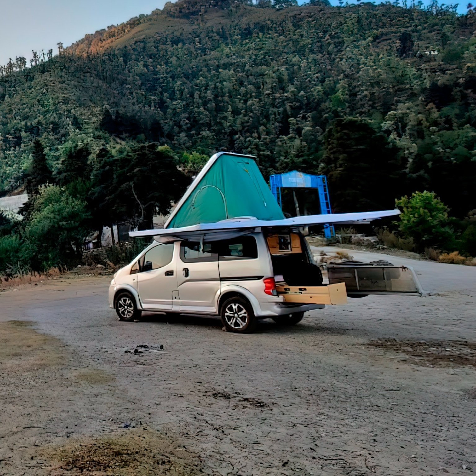 1Mahindra+Bolerocompany+camping+indiafin-gigapixel-art-height-2500px-cropped.jpg