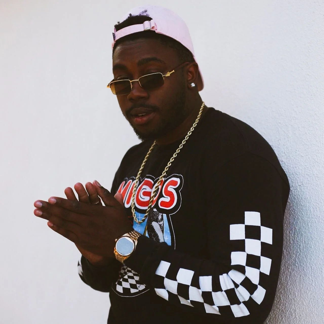 2020 I&rsquo;m coming differently / movin everything swif-t-ly / never been clearer era / to change the present history.
&bull;
&bull;
&bull;
&bull;
#explore #explorepage #mylyrics #artist #artistsoninstagram #rapper #rap #hiphop #rnbmusic #rnb #newy