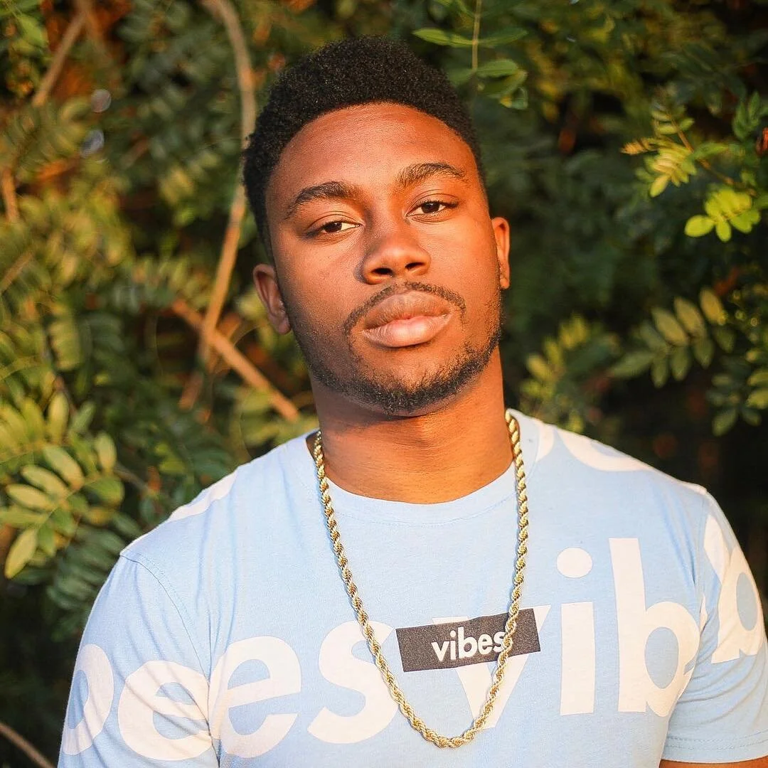 Drip too hard, don't stand too close
You gon' fuck around and drown off this wave 🌊 #wavey