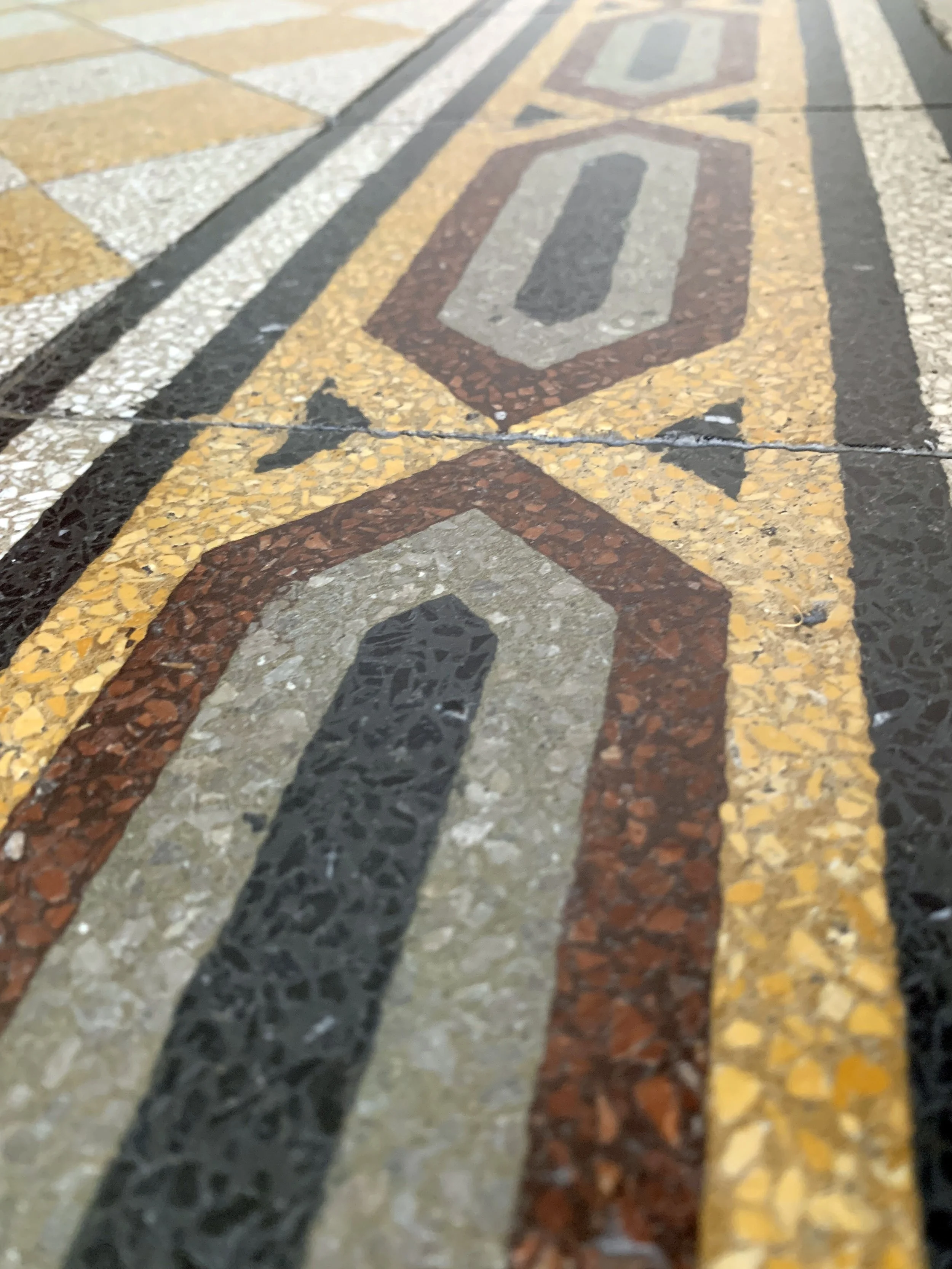 Sols mosaïque de l'immeuble