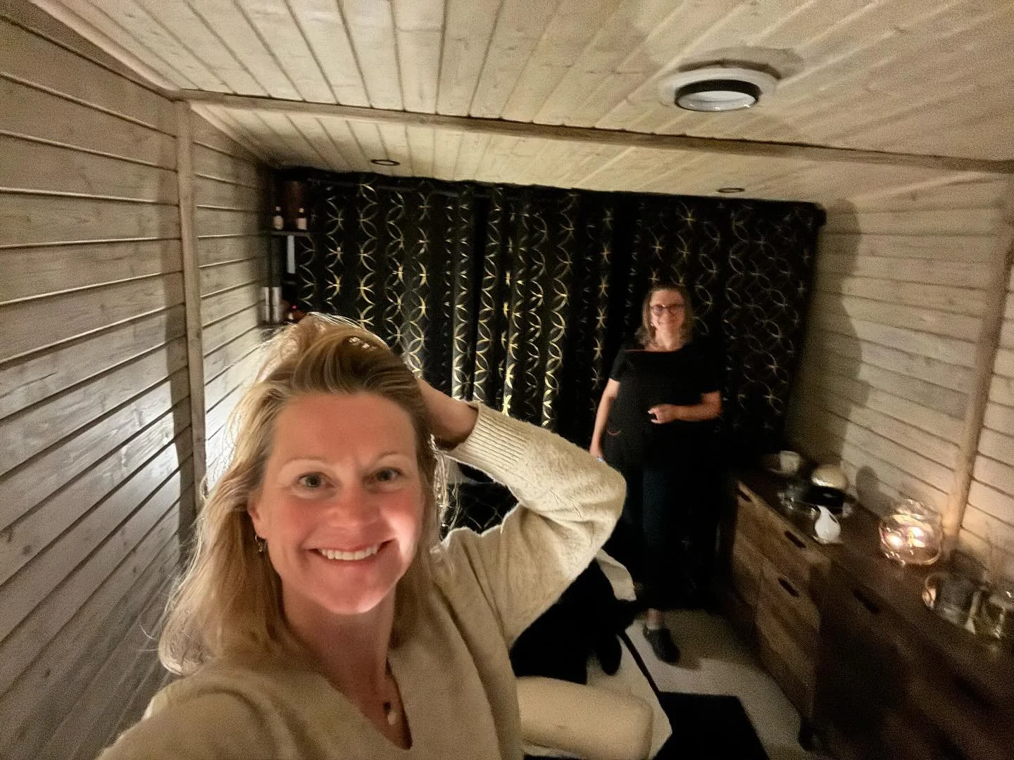 If #facelifting and #kobido then only with @anna.jagus at #vicaniabeauty! ❤️🙌 warm Rock peacefully sleeping on top of you is just a magical bonus