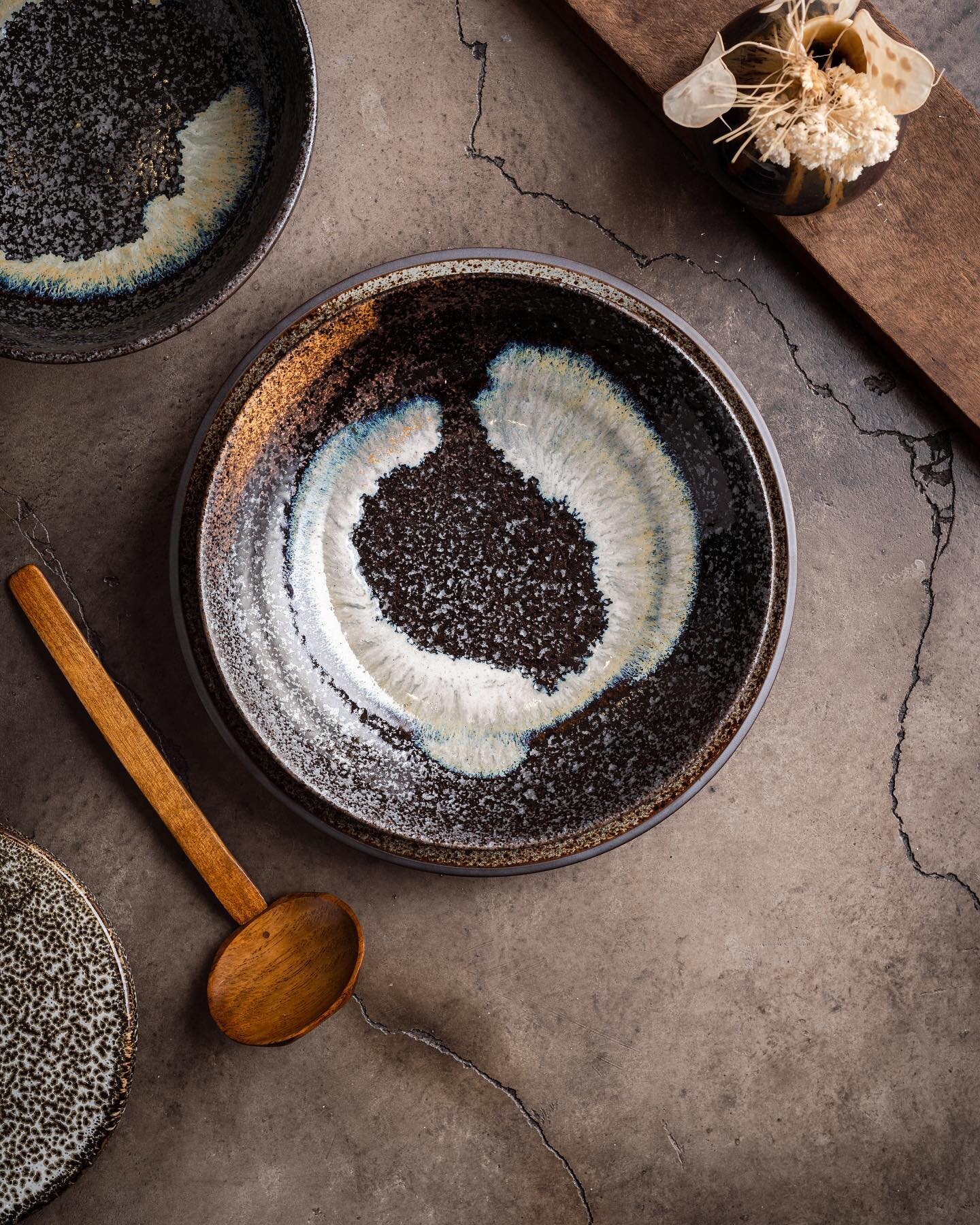 Bowl in ceramic directly imported from Japan.
.
#b2b #supplier #japanese #ceramics #porcelain #fournisseur #collection #gammes #bols #vaisselle #artdelatable #tableware #homeware #decoration #yummy #assiette #bois #artisan #artisanat #theiere #tea #j