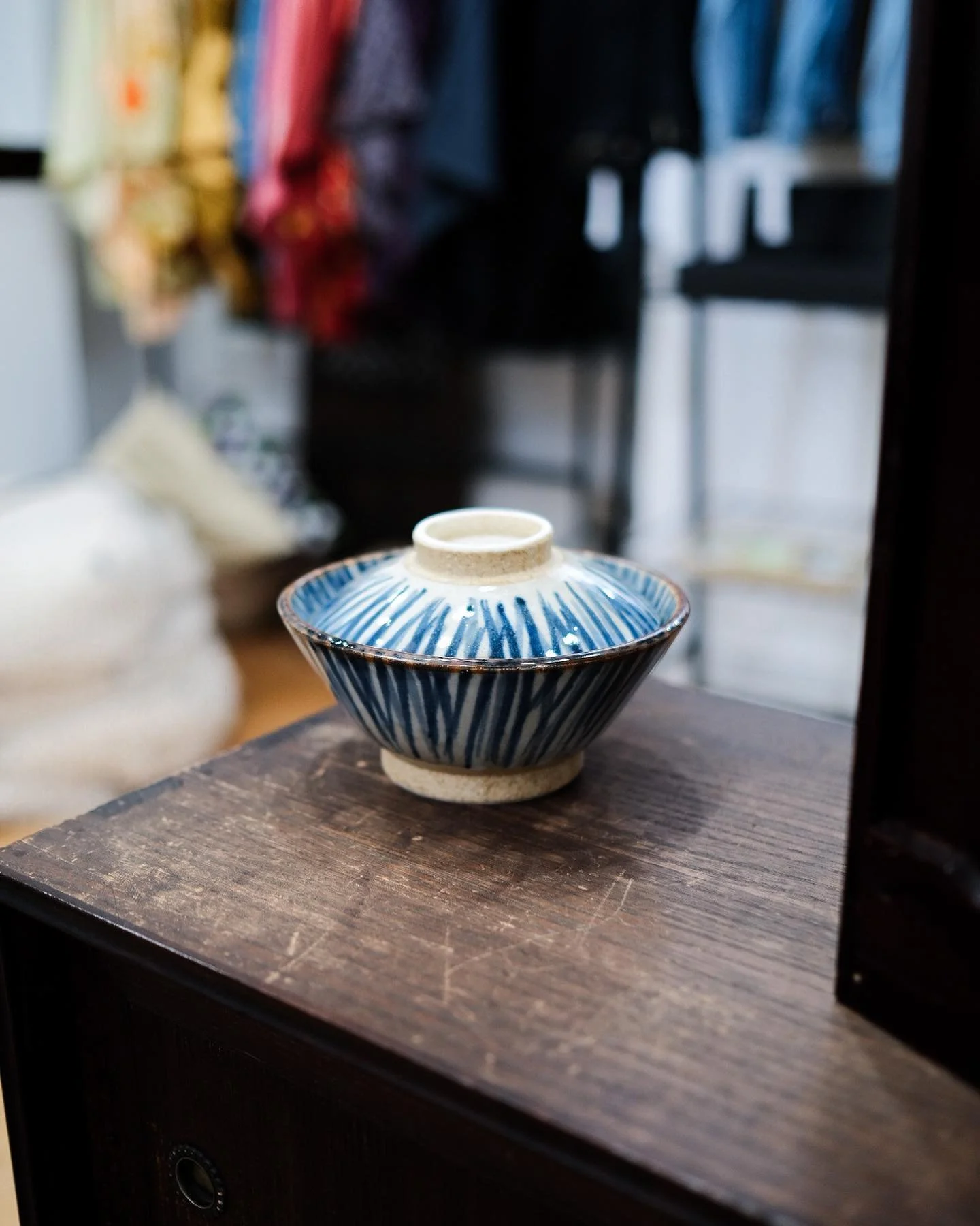 Donburi, bol en porcelaine japonaise.
.
#donburi #yugenlab #bols #japonais #supplier
#fournisseur #b2b #factory #distributor #detail #porcelain
#japaneseceramics #japaneseporcelain
#conceptstore #boutique #cadeau #magasin
#independent #smallbusiness 
