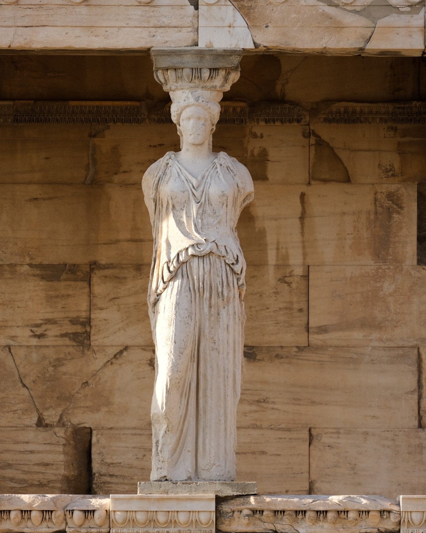 An ancient statue so powerful at the temple of goddess Athena - The Akropolis is definitely our favourite place to see the sun setting down over the whole city of Athens. 

#akropolis #athena #athens #greece