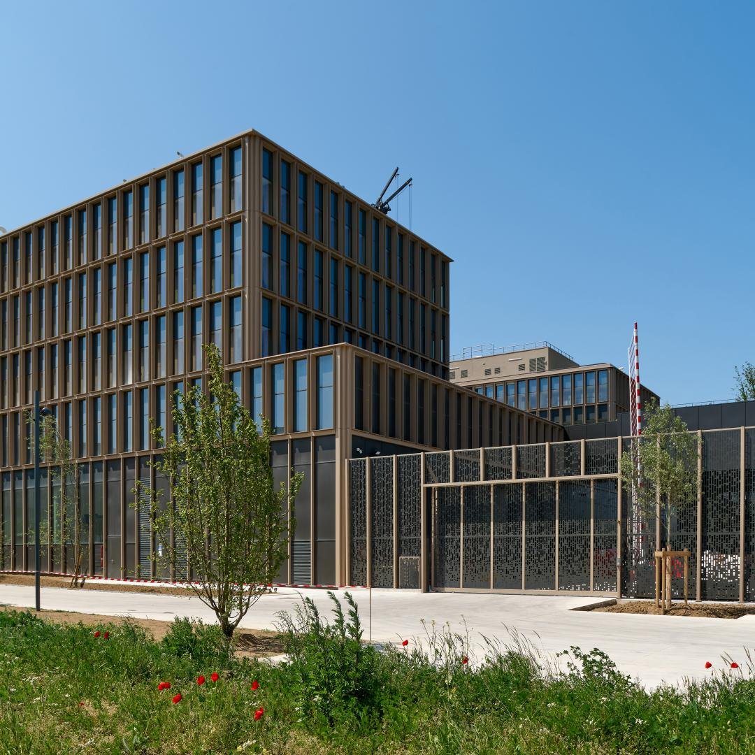 Innovation-R-Centre-Danone-Arte-ChristopheValtin-dayview-eastside-facade.jpg