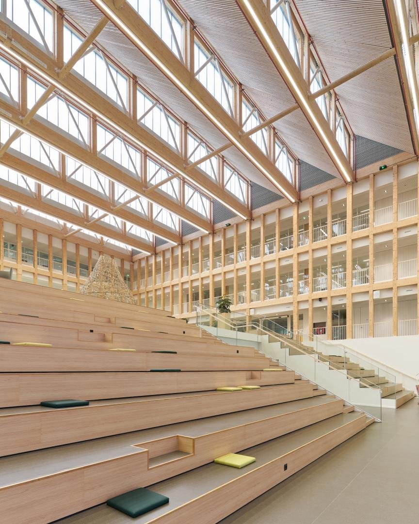 Innovation-R-Centre-Danone-Arte-ChristopheValtin-details-atrium-theplazza.jpg