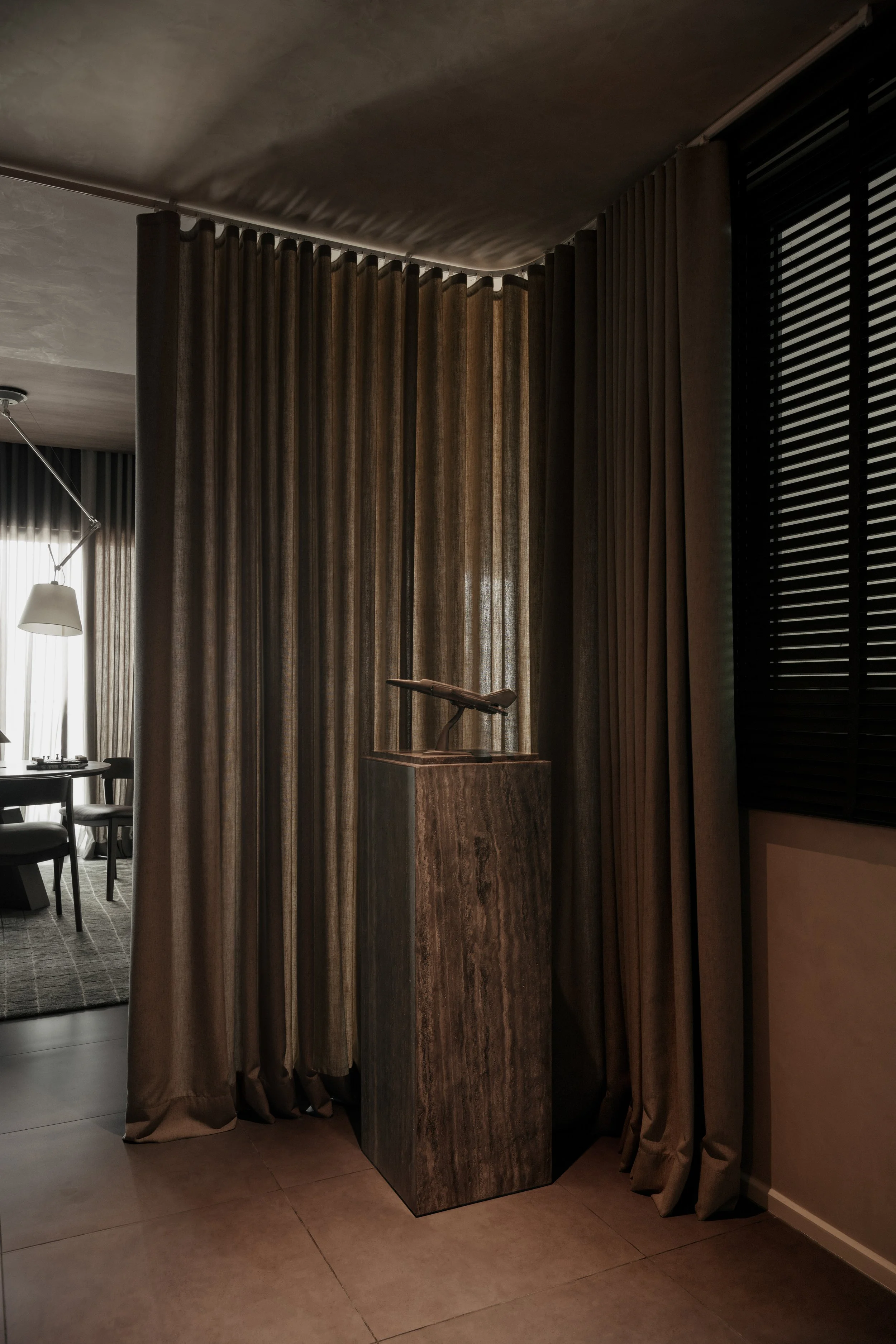 V2603-08 F8.jpg