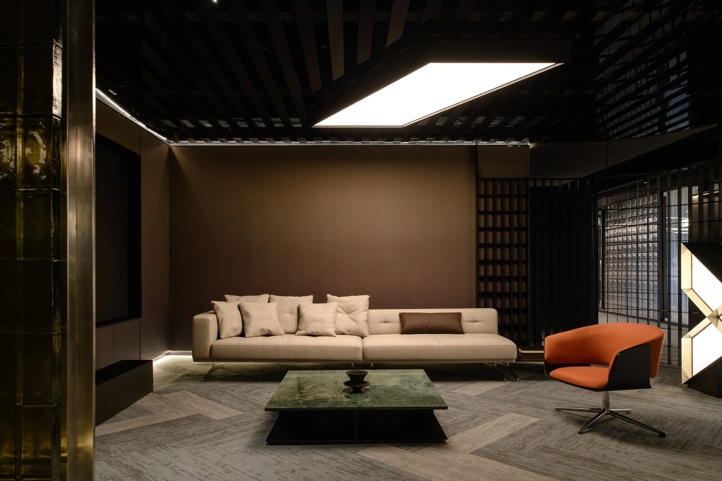 V2502-06 F3.jpg