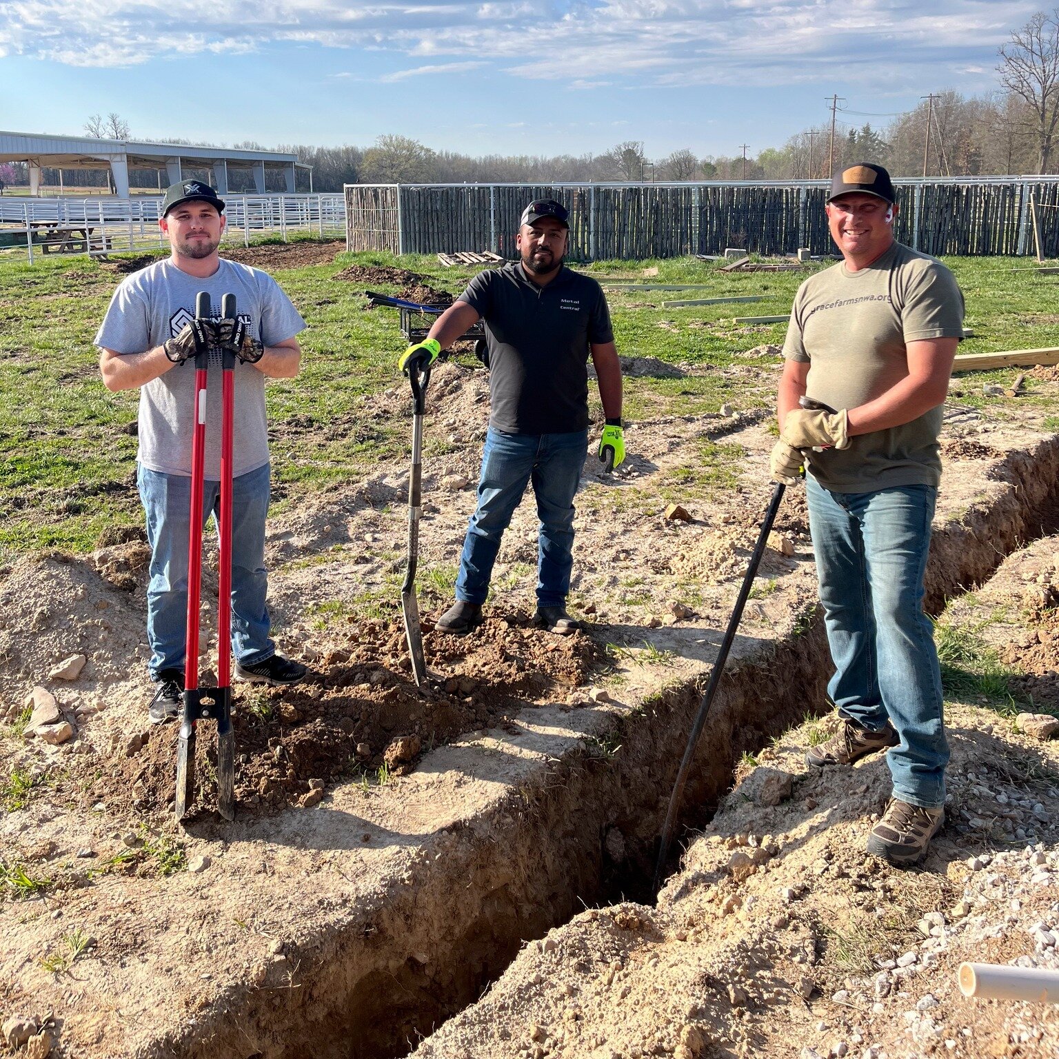 A BIG thank you to our friends at Central States for serving on the farm last week!

We are so grateful for their partnership and support! 

Thank you, Central States Mfg, Inc., for being a LIGHT for &quot;Grace!&quot; ✨

@centralstatesco