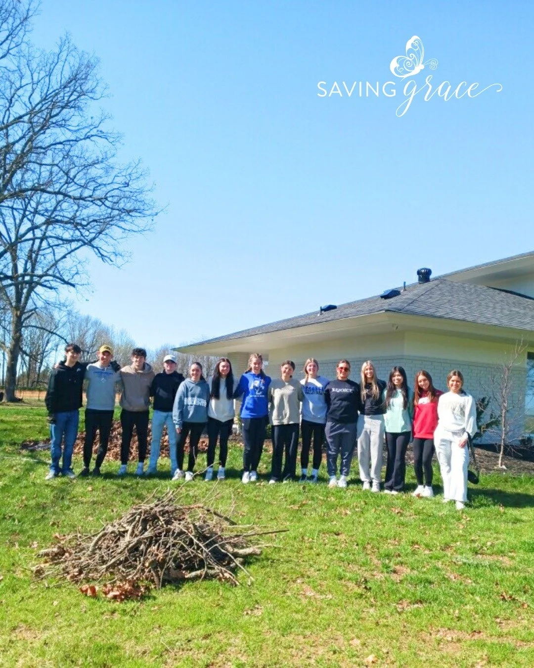 🌿💛 What a joy it was to host Rejoice Christian School for a day of service! A group of Juniors traveled from Oklahoma to show up for Grace. Their hearts for service and willingness to show up for Grace was truly beautiful. We are so thankful for th