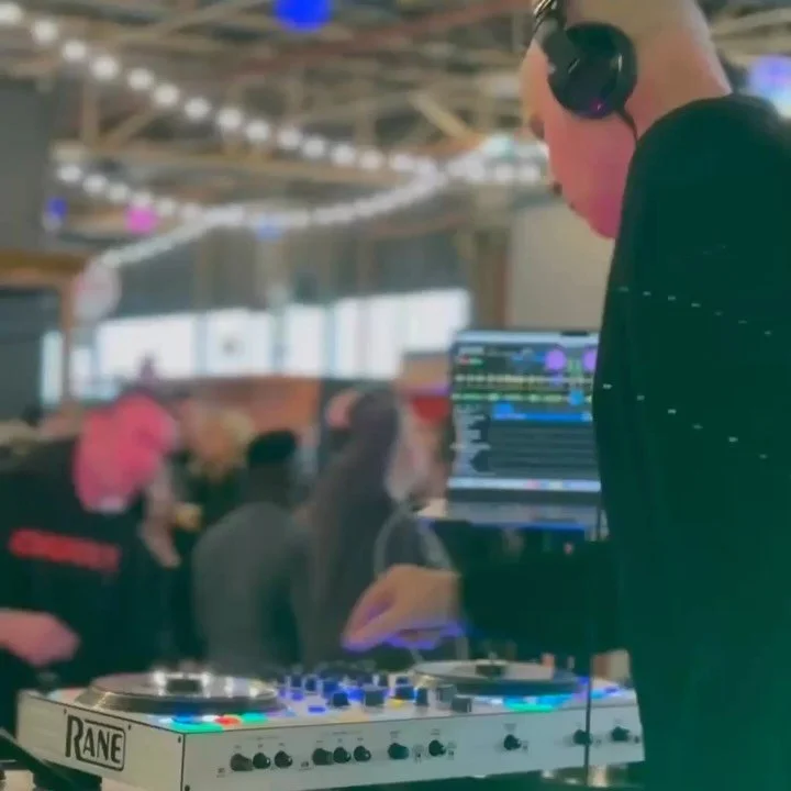 Everybody Dance W/Stevie G is back this day next week🕺

Join us on Thursday 26th for an all inclusive free dance party in the food court from 11am-12.30pm! 

Thursday mornings are the new Saturday night 🪩

#cork #marinamarketcork #marinamarket