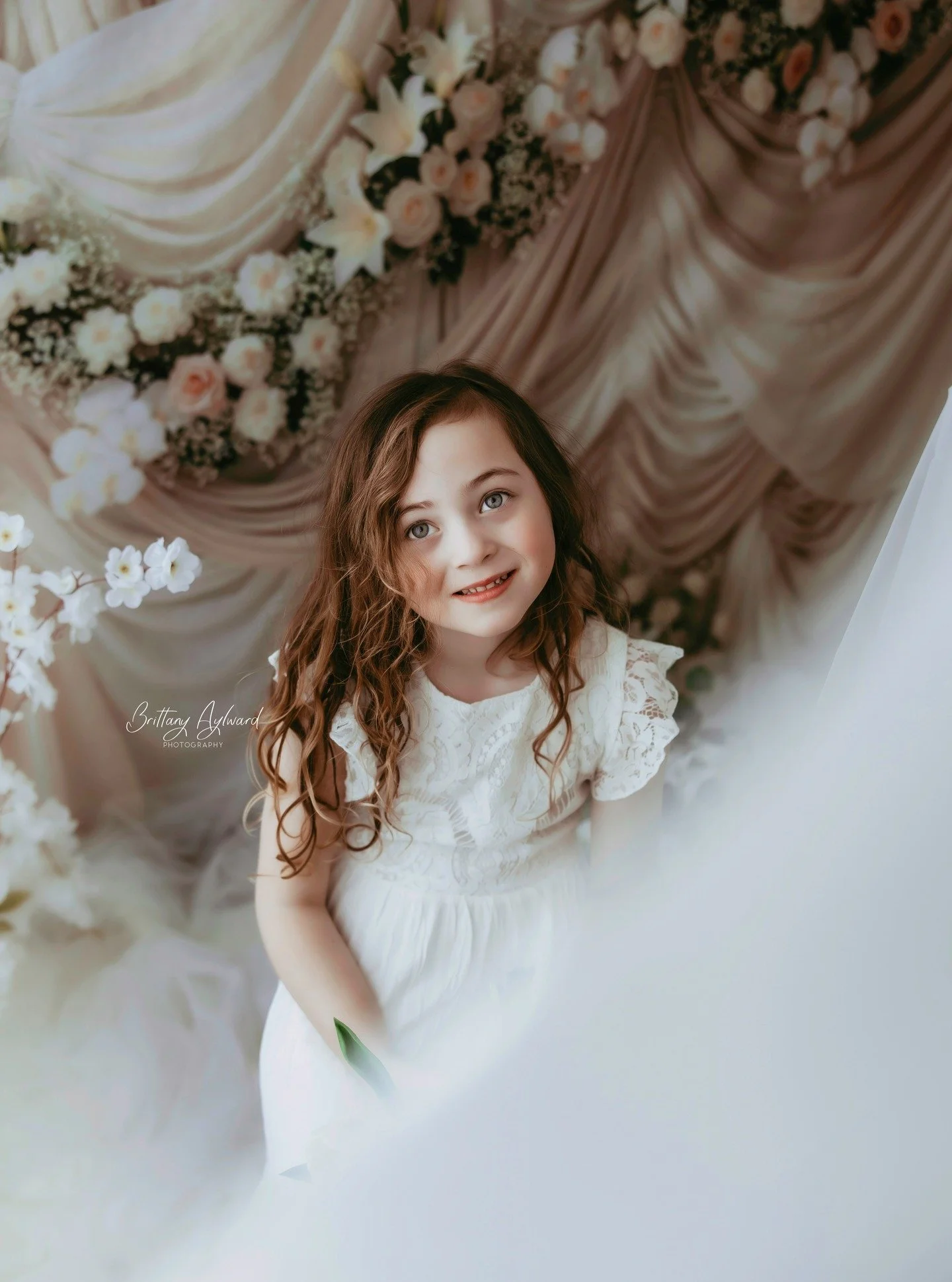 Another great birthday session with Esme! Last year we did the glitter session (I'm still finding glitter in the studio) and this year we used one of my new backdrops ❤ #studioportraits#peistudio#peiphotographer #birthdayphotos