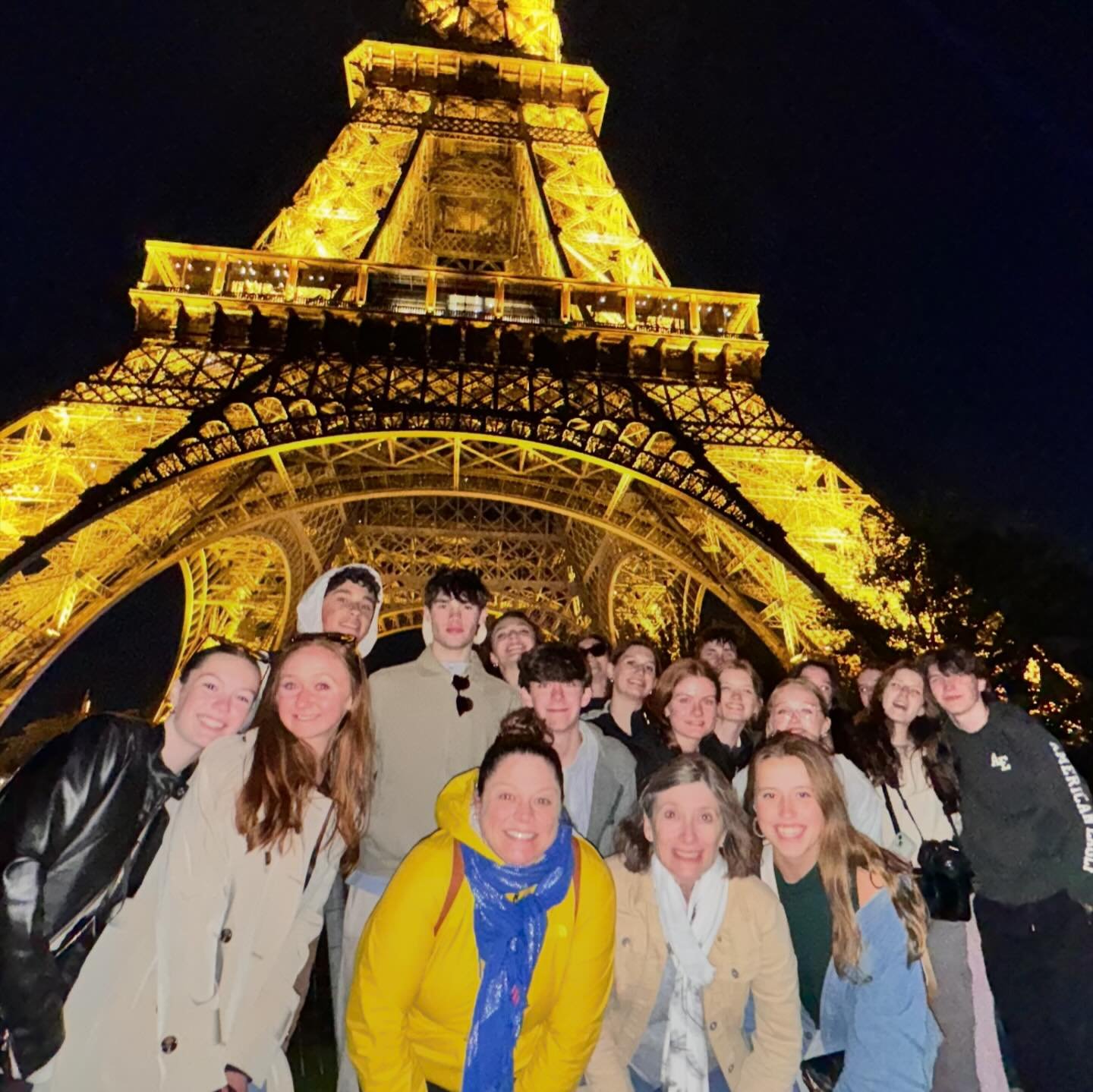 A great way to end the day in Paris!

#springbreak #teenleaders #travelleaders #studenttravel #educationaltravel #globalcitizen #teentravel #ansonia #SummerPrograms #studentleaders #studentswhotravel #teacherswhotravel #theglobalcitizenprogram #steme