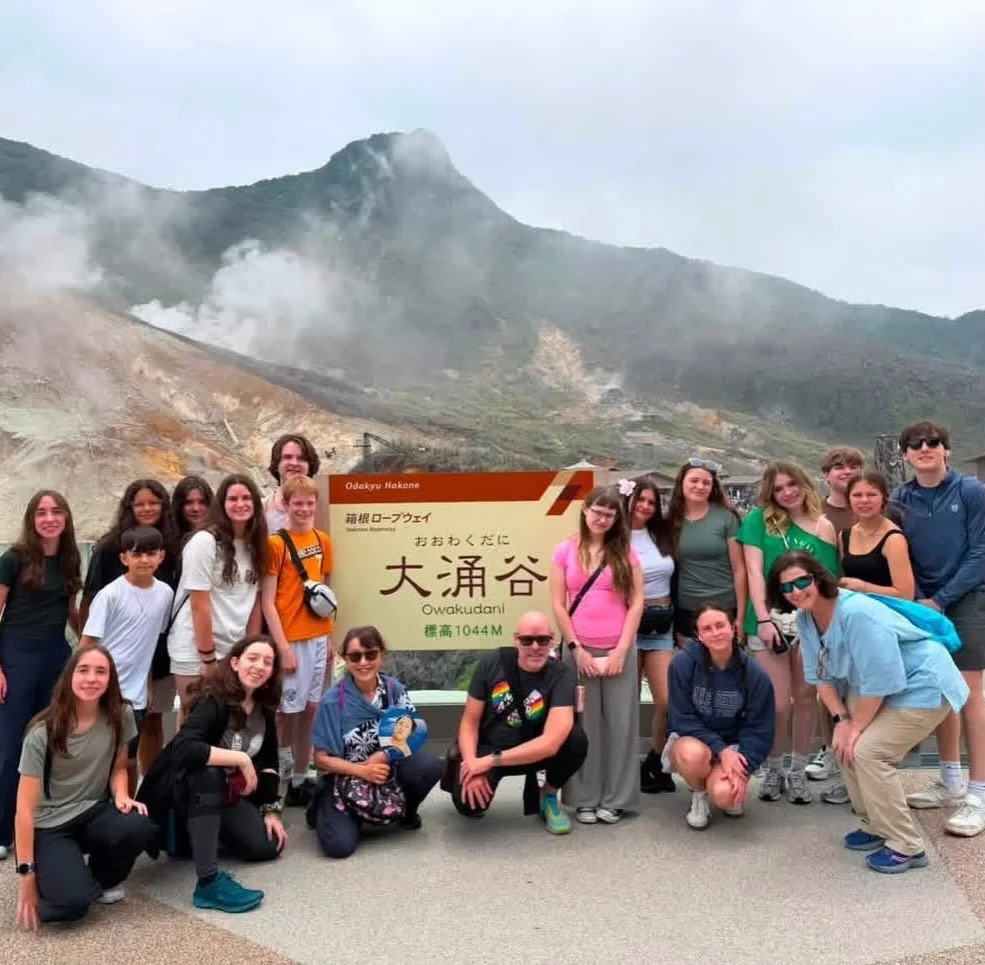 Today&rsquo;s adventure took in Japan took us to Owakudani in Hakone! 🌋🇯🇵 Steam vents, volcanic scenery, and one of Japan&rsquo;s most unique landscapes.

#theglobalcitizenprogram #teentravel #educationaltravel #classtrips #studenttravel