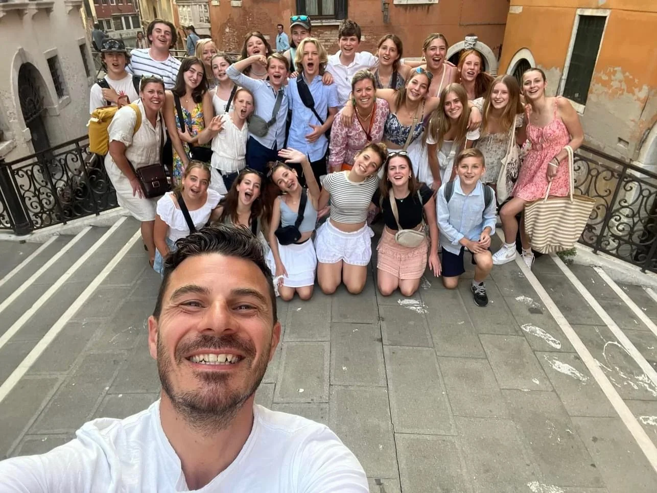 global-citizen-program-educational-teen-travel-class-trips-venice-italy-alessandro-tamsin-group.JPG