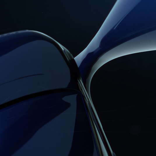Land-Rover-UNSTOPPABLE-SPIRIT-01106-535x535.png