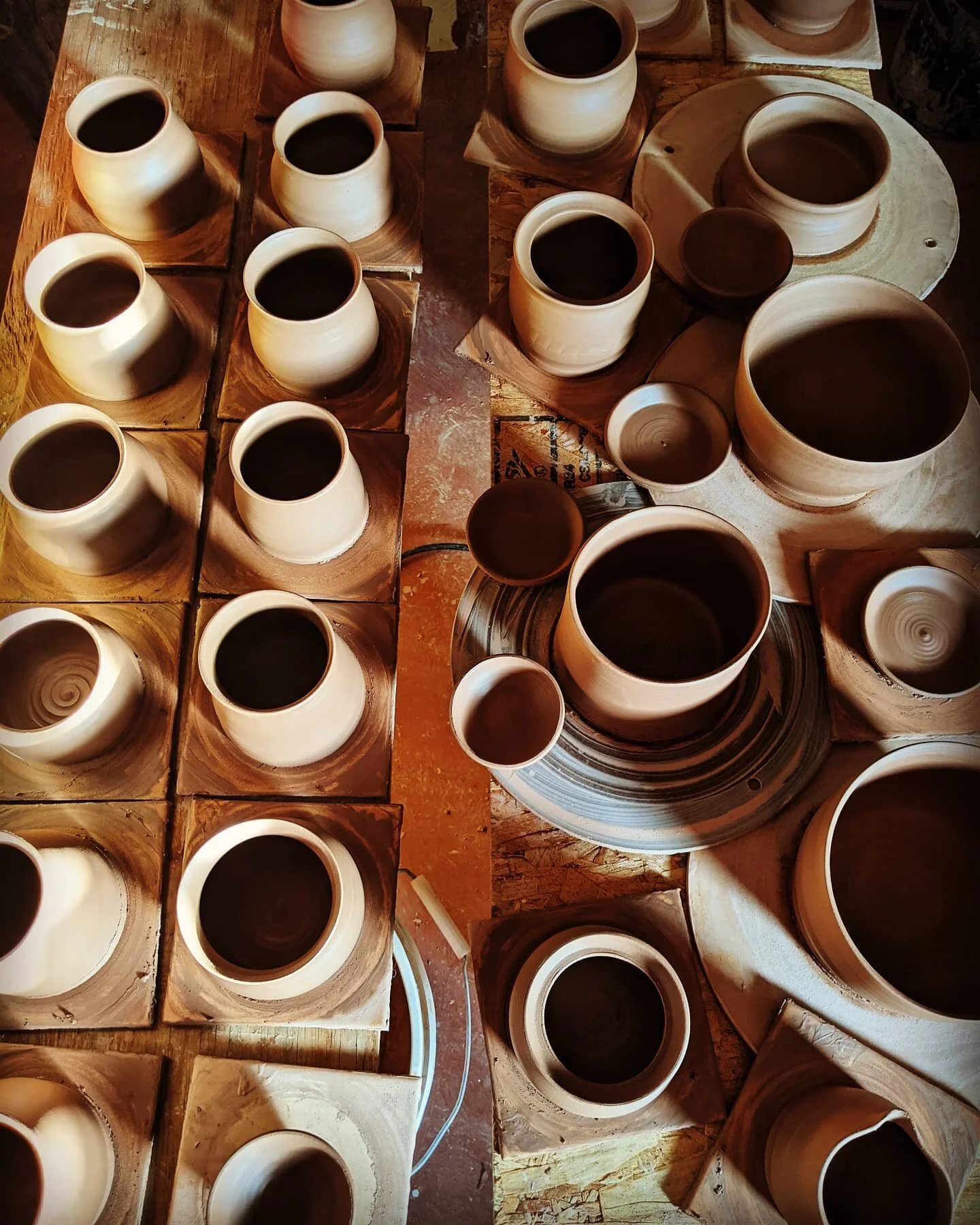So many things..... 
#throwingpots #keepcalmandthrowstuff 
#heartcentered 
#worldkeepsspinning 
#breathe #thezone #unlock #zoneout #findthegroove #spinthosewheels #bepresent #findspace #becalm #liveart