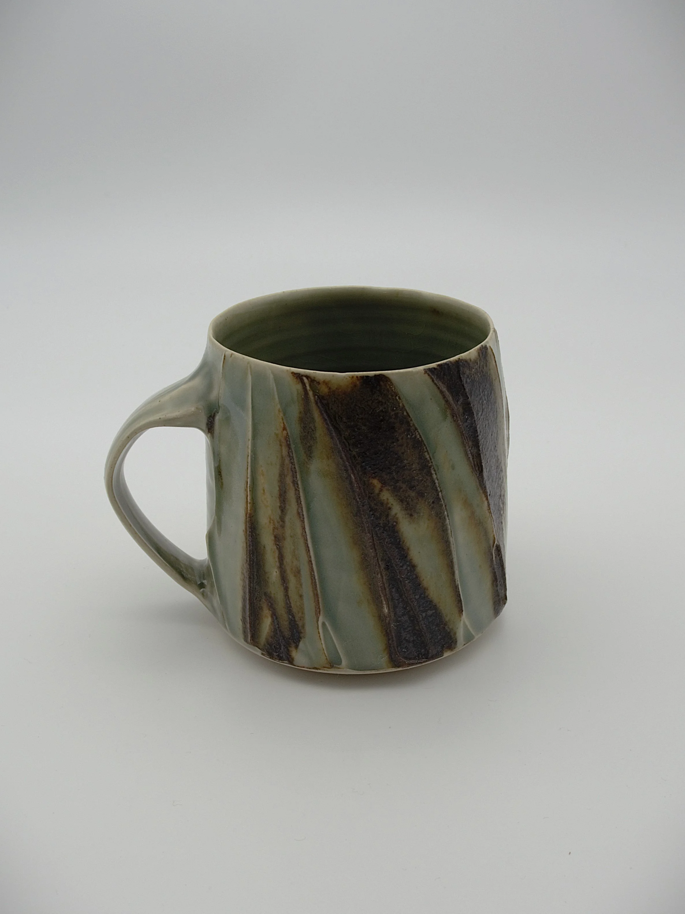 43. Mug b.jpg