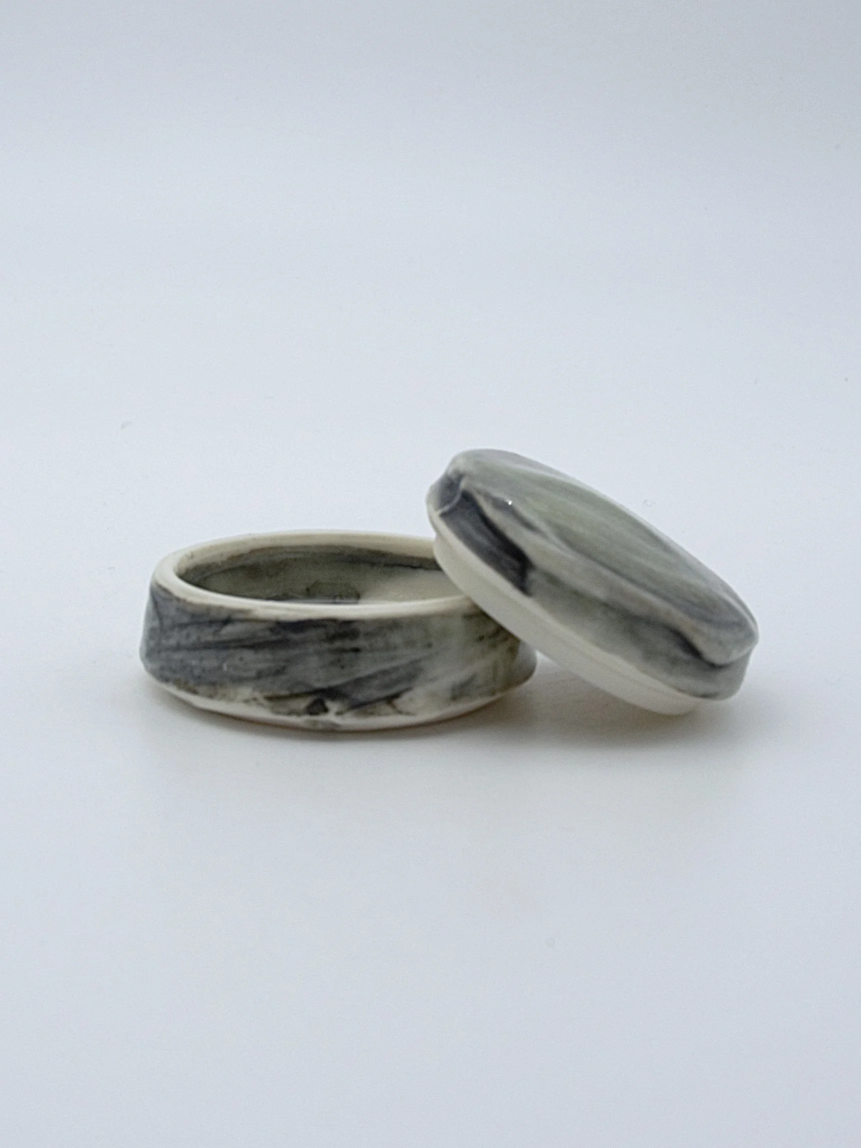 37. Lexie Macleod Pottery Trinket Box II.jpg