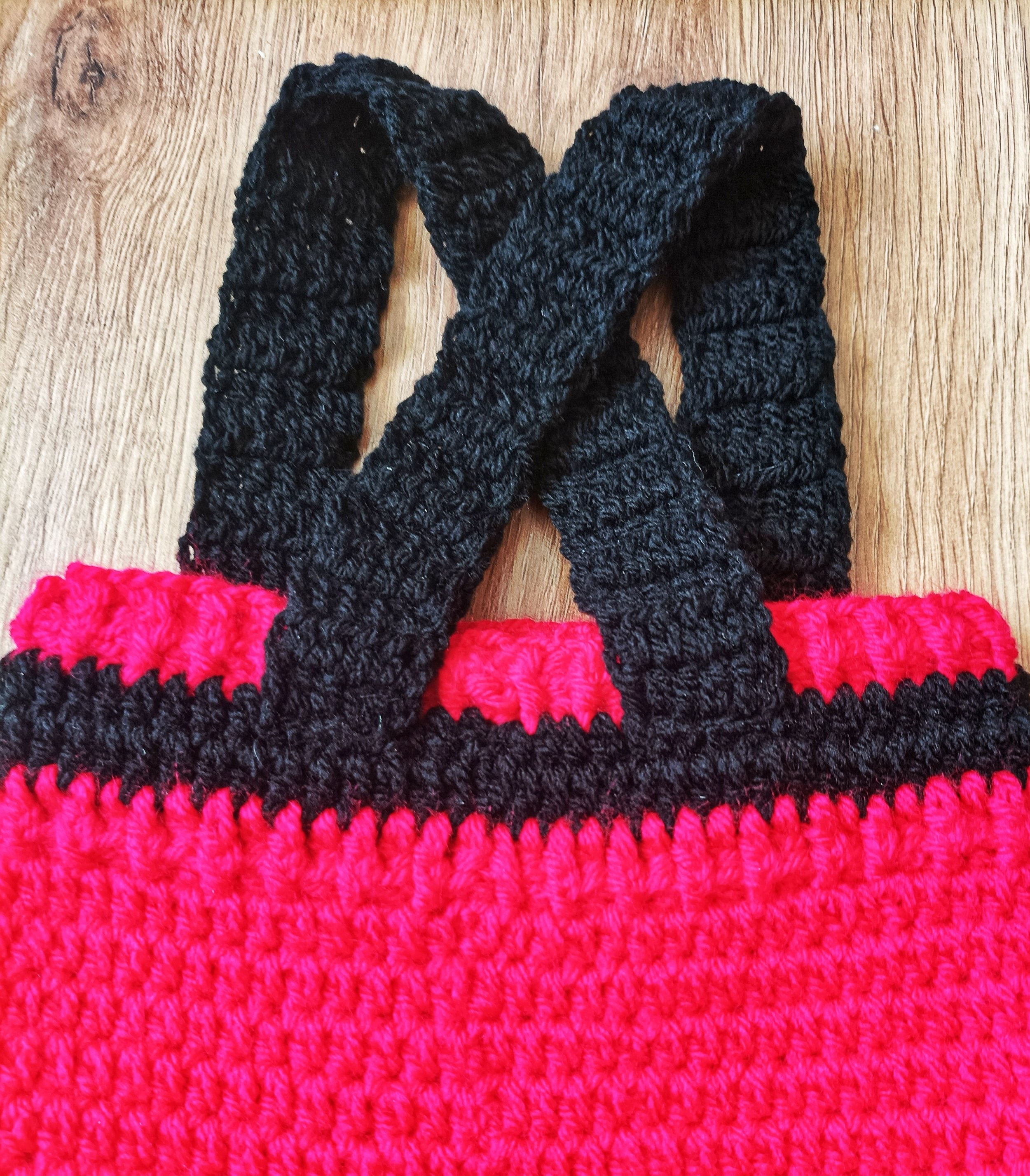 Sew the straps at the back