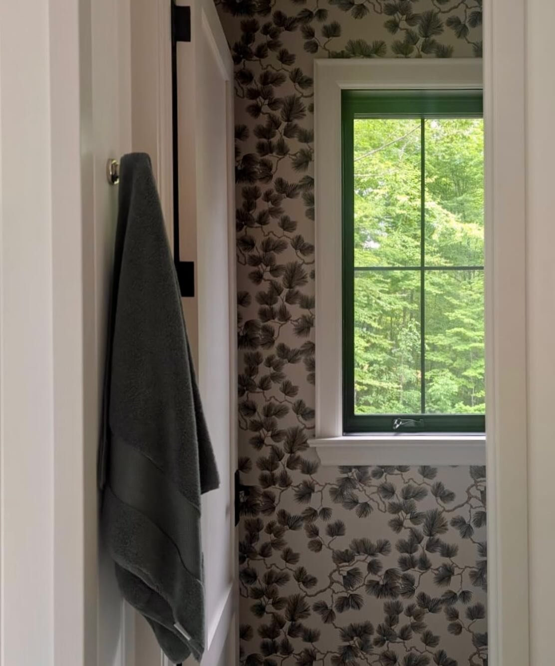 Paint whispers. Wallpaper speaks. Love getting updates from my installer. 
&bull;
&bull;
&bull;
#hilaryramsayinteriors
#LuxuryInteriors
#HighEndInteriorDesign
#LuxuryHomeDesign
#InteriorDesignLuxury
#BespokeInteriors
#DesignerInteriors
#TimelessInter