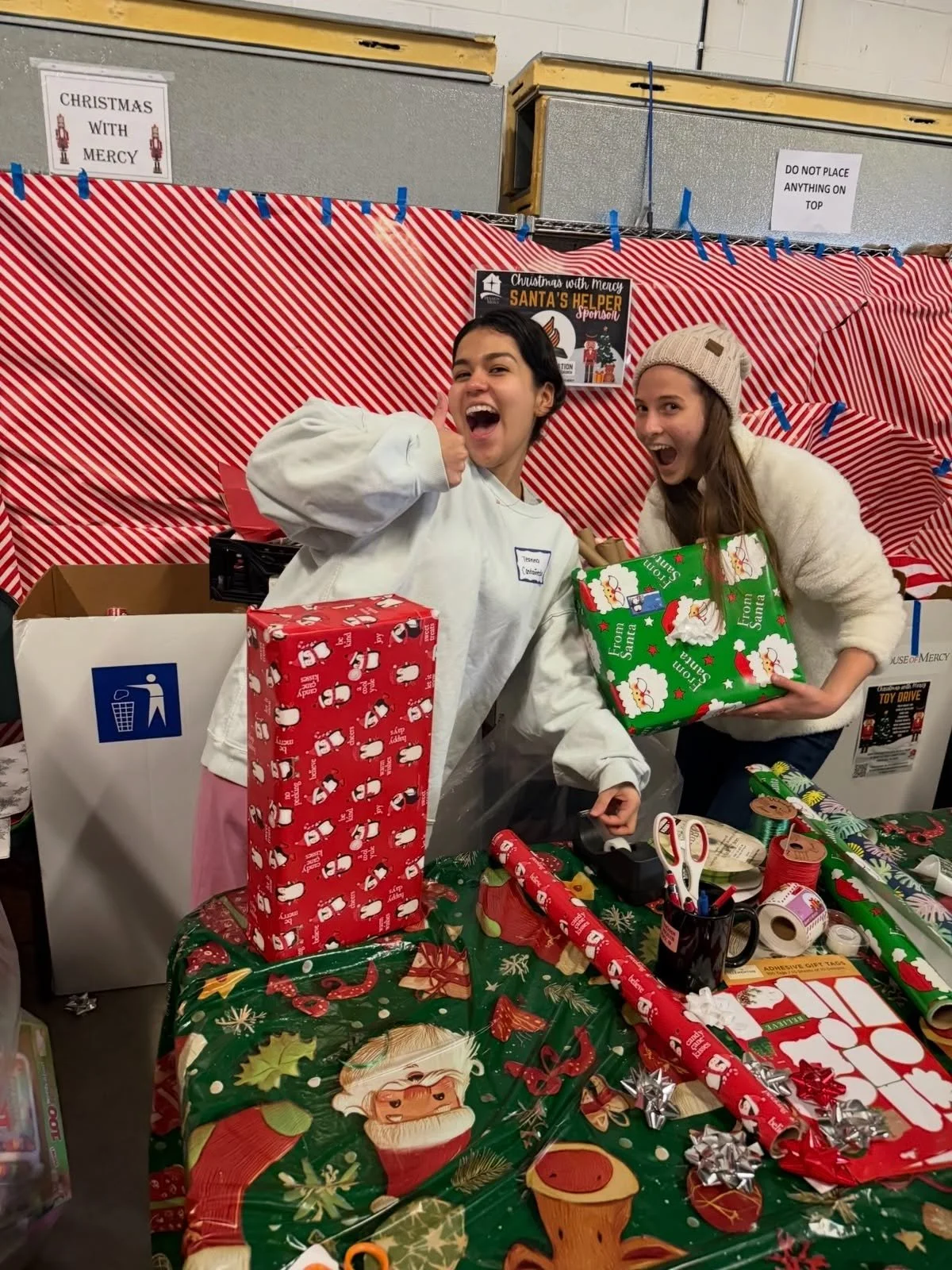 Every CBC mission trip includes a local service project as part of our missionary formation. This weekend missionaries from our upcoming Young Adult mission trip to El Salvador served at House of Mercy. As part of &ldquo;Christmas with Mercy&rdquo;, 