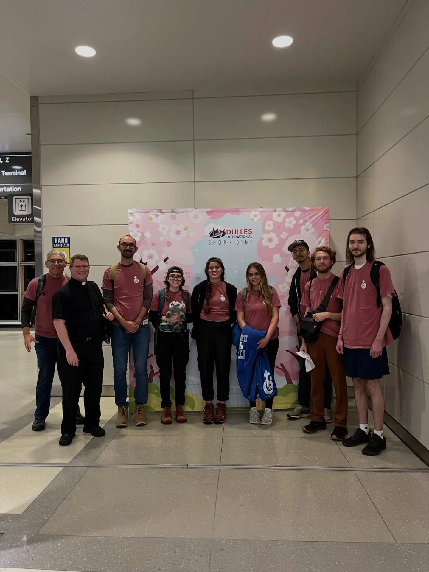 And they&rsquo;re off!! Please keep our missionaries from University of Mary Washington Catholic Campus Ministry in your prayers as they travel to serve in Peru this week!