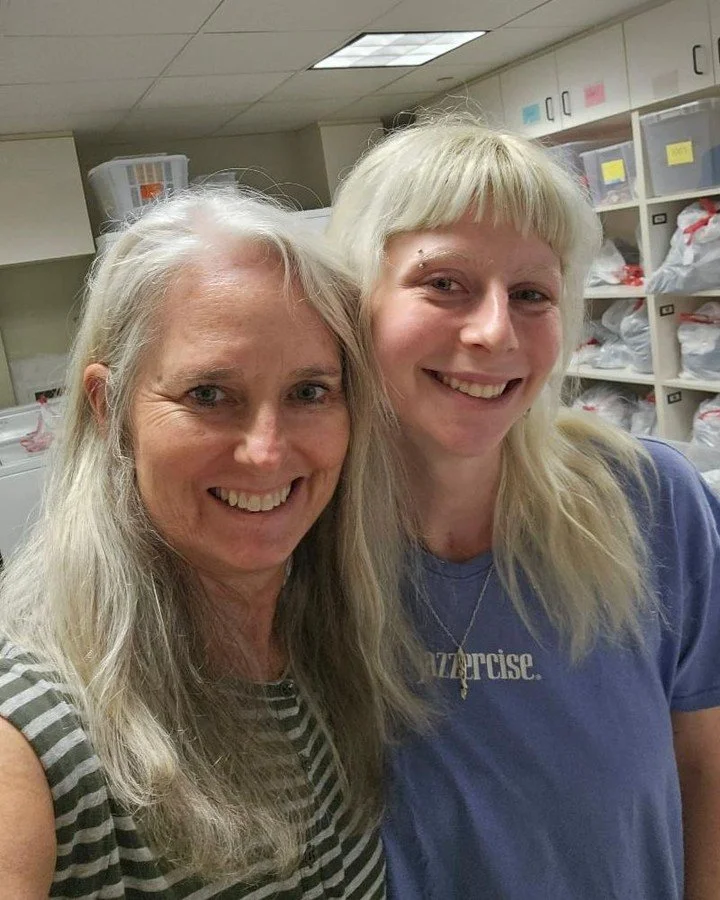 Thank you to an awesome mother/daughter duo who served with CBC this weekend at the Lamb Center in Fairfax. They spent the morning in the Lamb Center laundry room greeting guests and washing their laundry with care. 

The Lamb Center is a faith-based