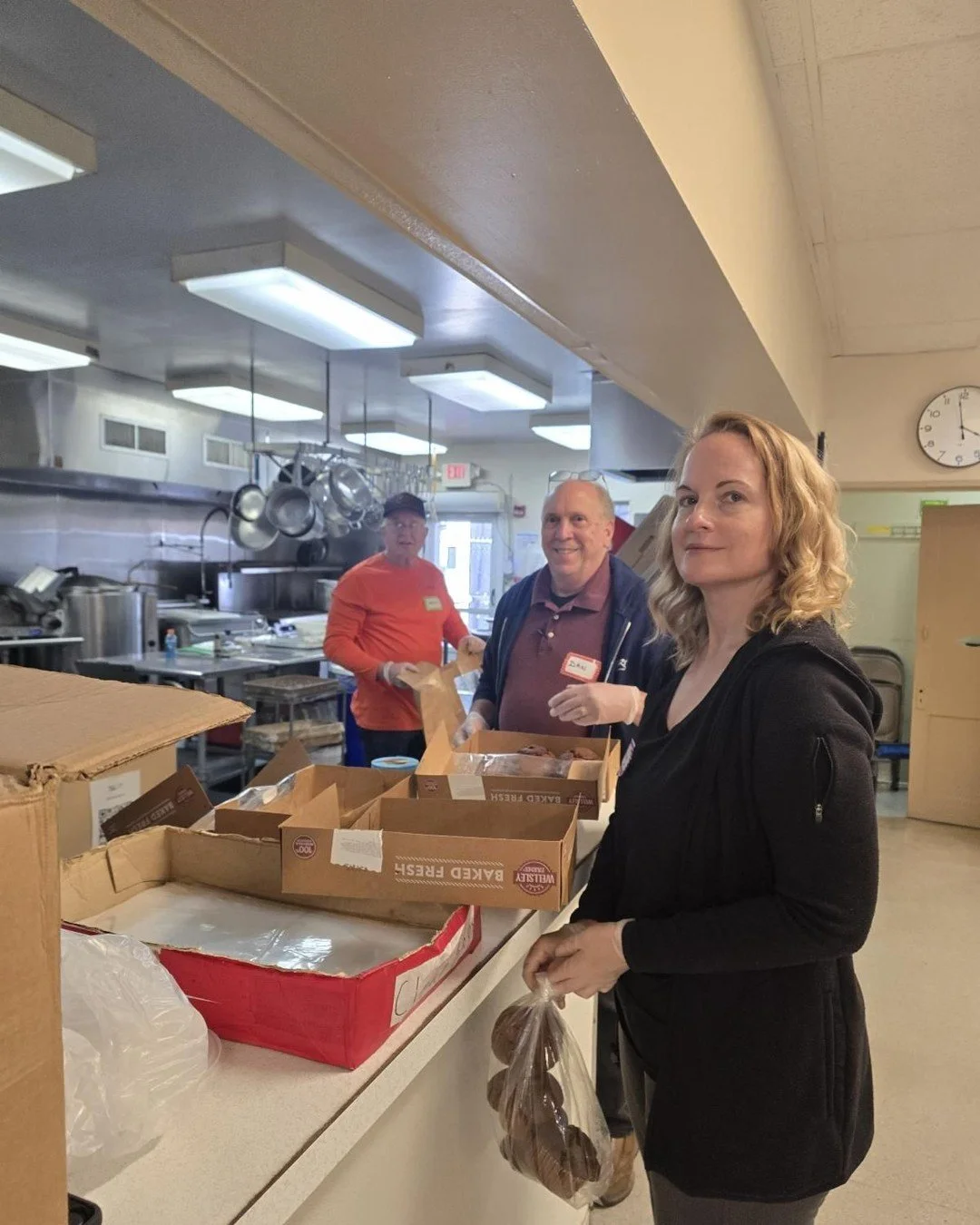 CBC missionaries began their week of service in Philadelphia with a deep clean of the Inn. The first Monday of each month is dedicated to this work, helping prepare St. Francis Inn to continue welcoming and serving those in need.

In the evening, mis