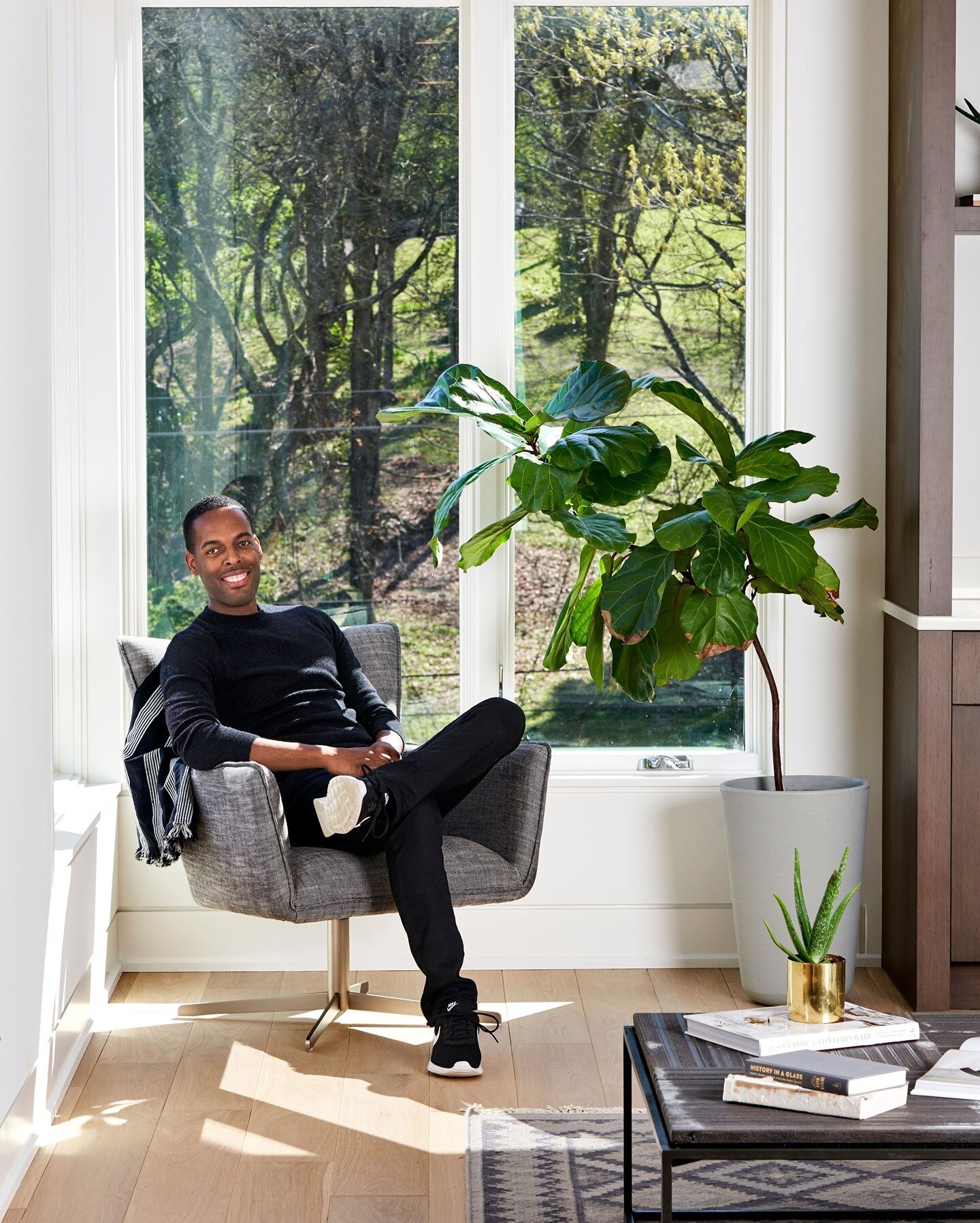 Connecting with clients near and far gives us a window on the world &mdash; but it's always nice when one of them joins us here at home! Chicago friends, please welcome #JCClient @amhadfreemaninteriors to the city. After nurturing his roots in Nashvi