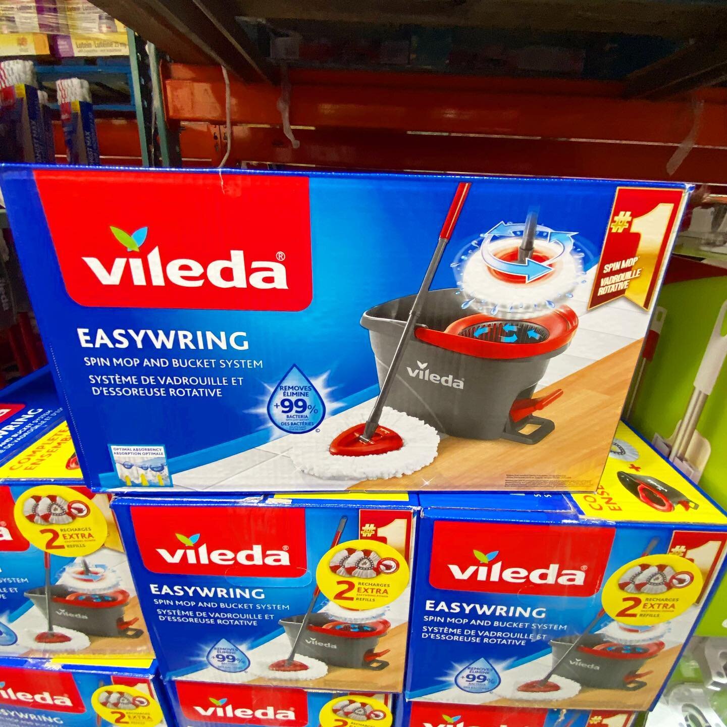 Easywring Spin Mop and Bucket from @vileda.ca - you get the complete set! I haven&rsquo;t tried this yet but it&rsquo;s a @gocleanco fan favourite! You get two extra refills, bucket, and the mop stick. Price $38.99 📍Vaughan Colossus 
#costco #costco