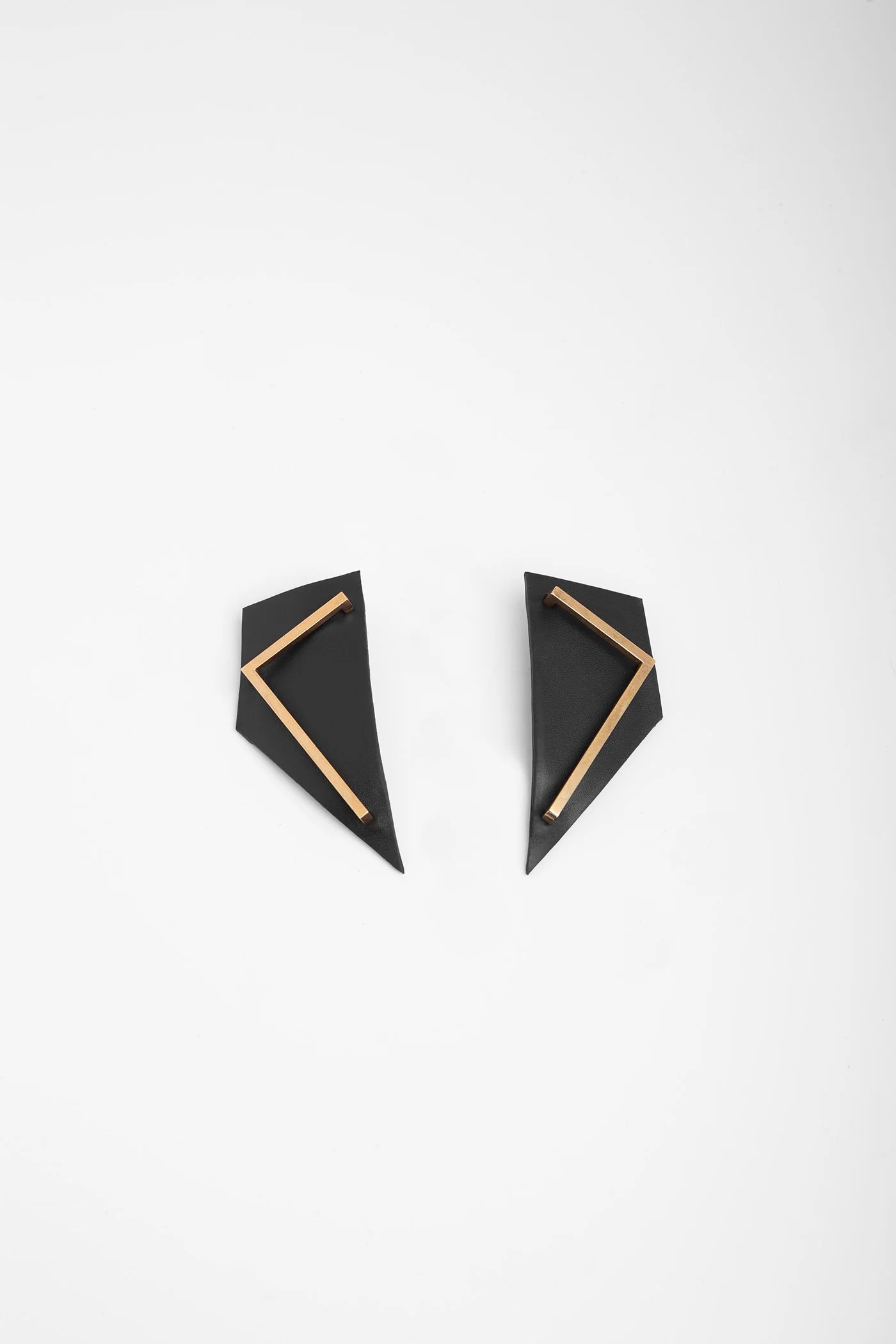 SYNAPSIS earrings ELLE